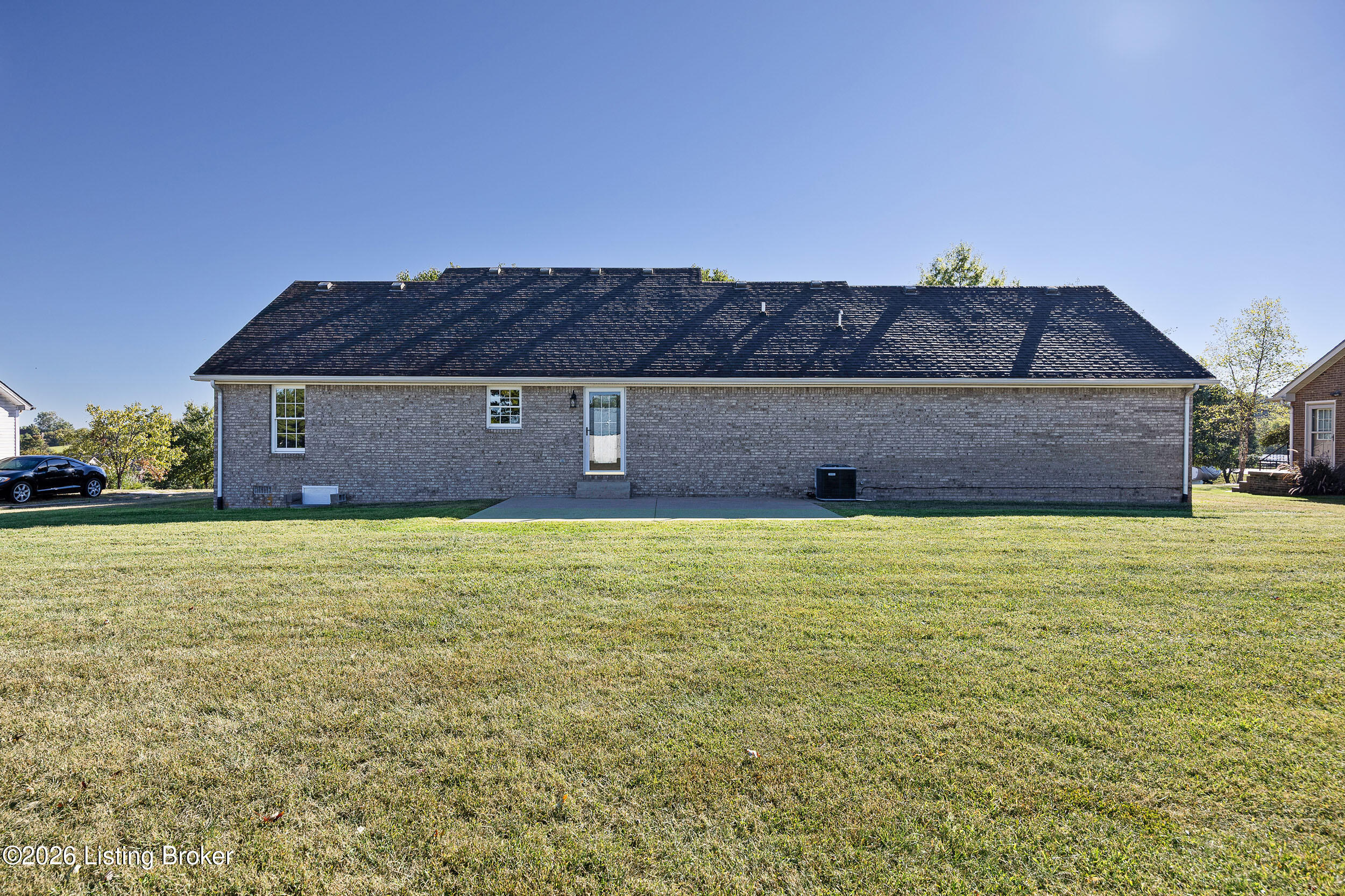 104 Glenview Dr Property Photo 6