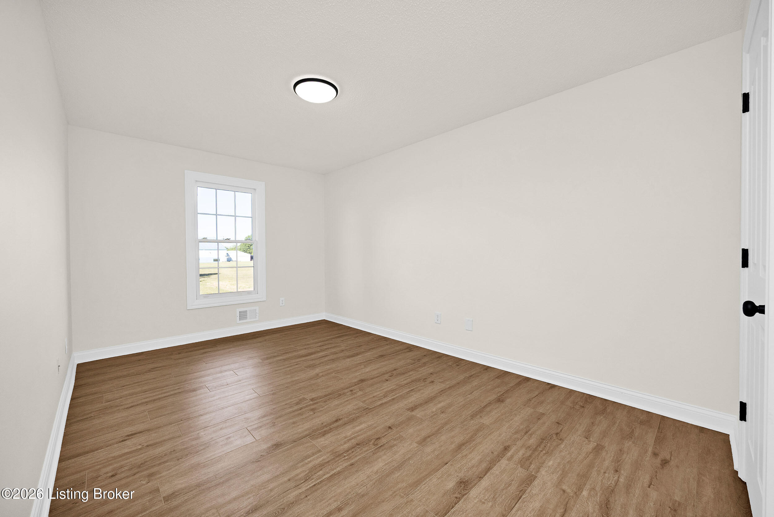 104 Glenview Dr Property Photo 15