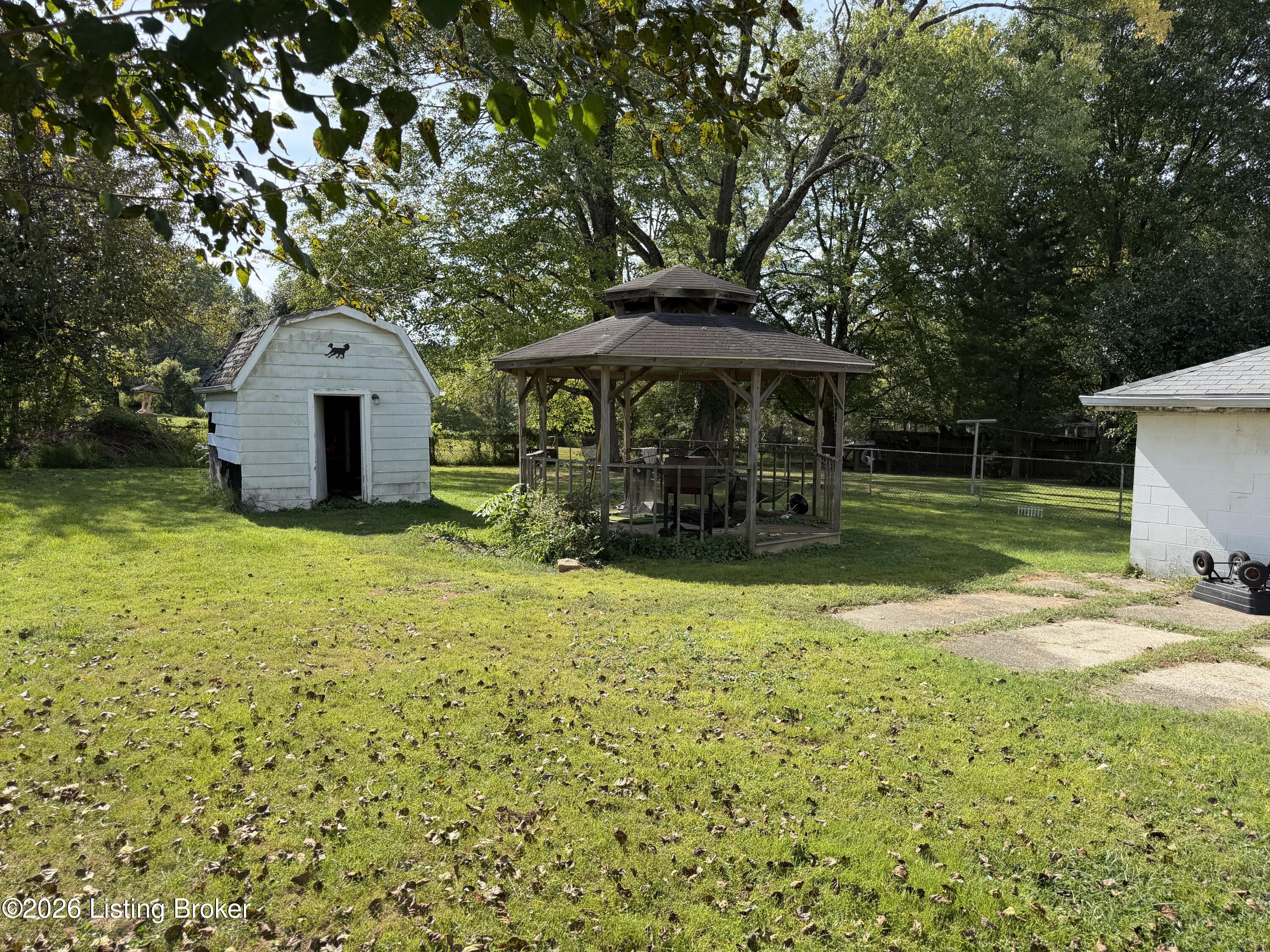 310 Chieftain Dr Property Photo 17