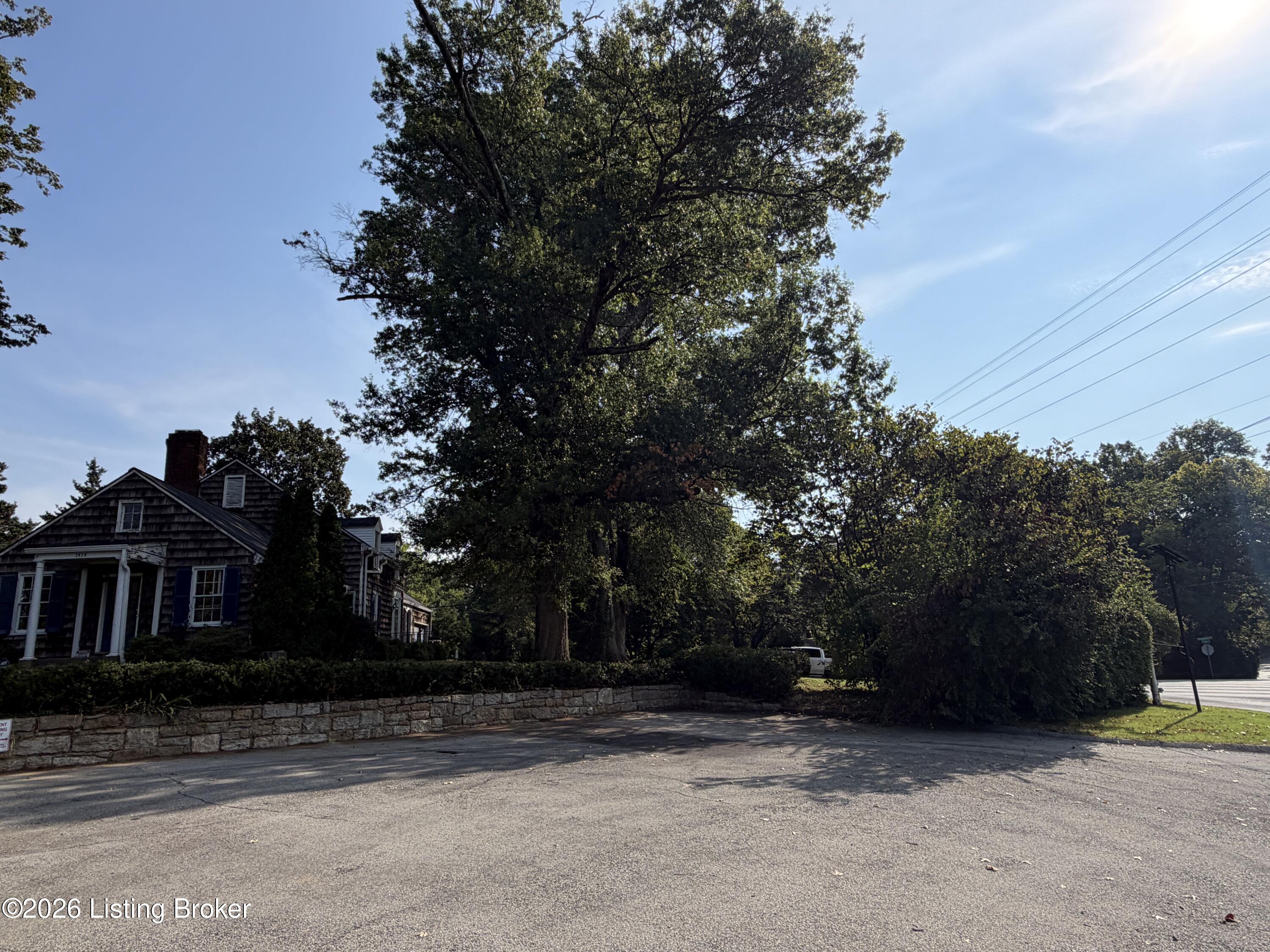 3939 Old Brownsboro Rd Property Photo 4