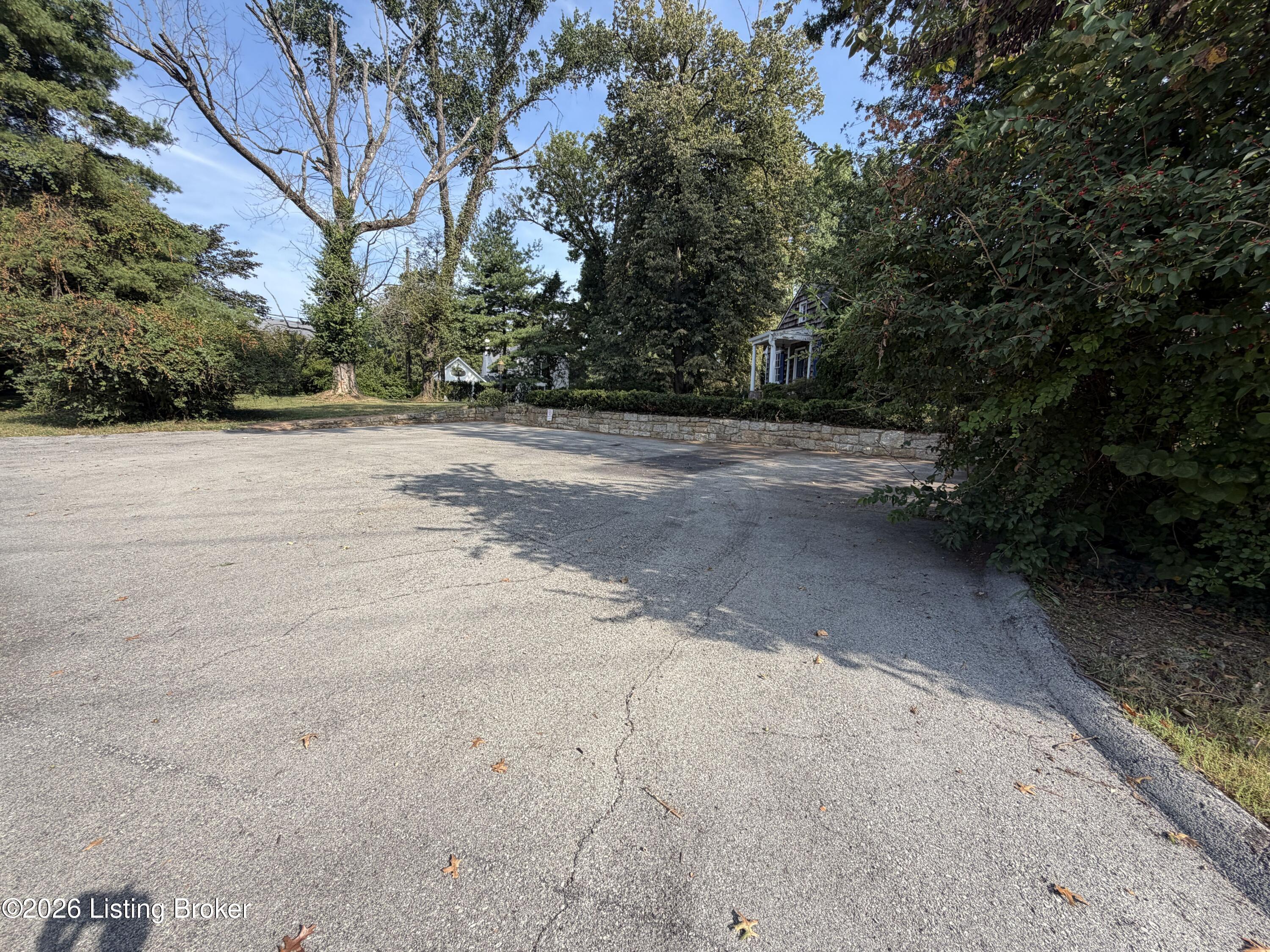 3939 Old Brownsboro Rd Property Photo 8