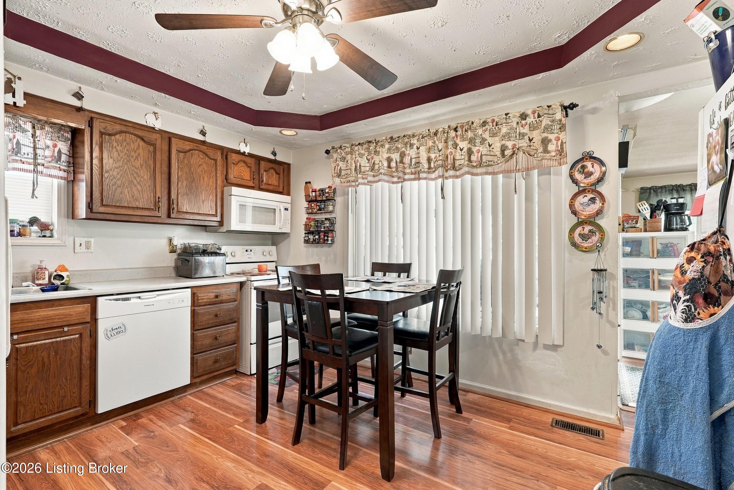 6115 Julie Kays Way Property Photo 12