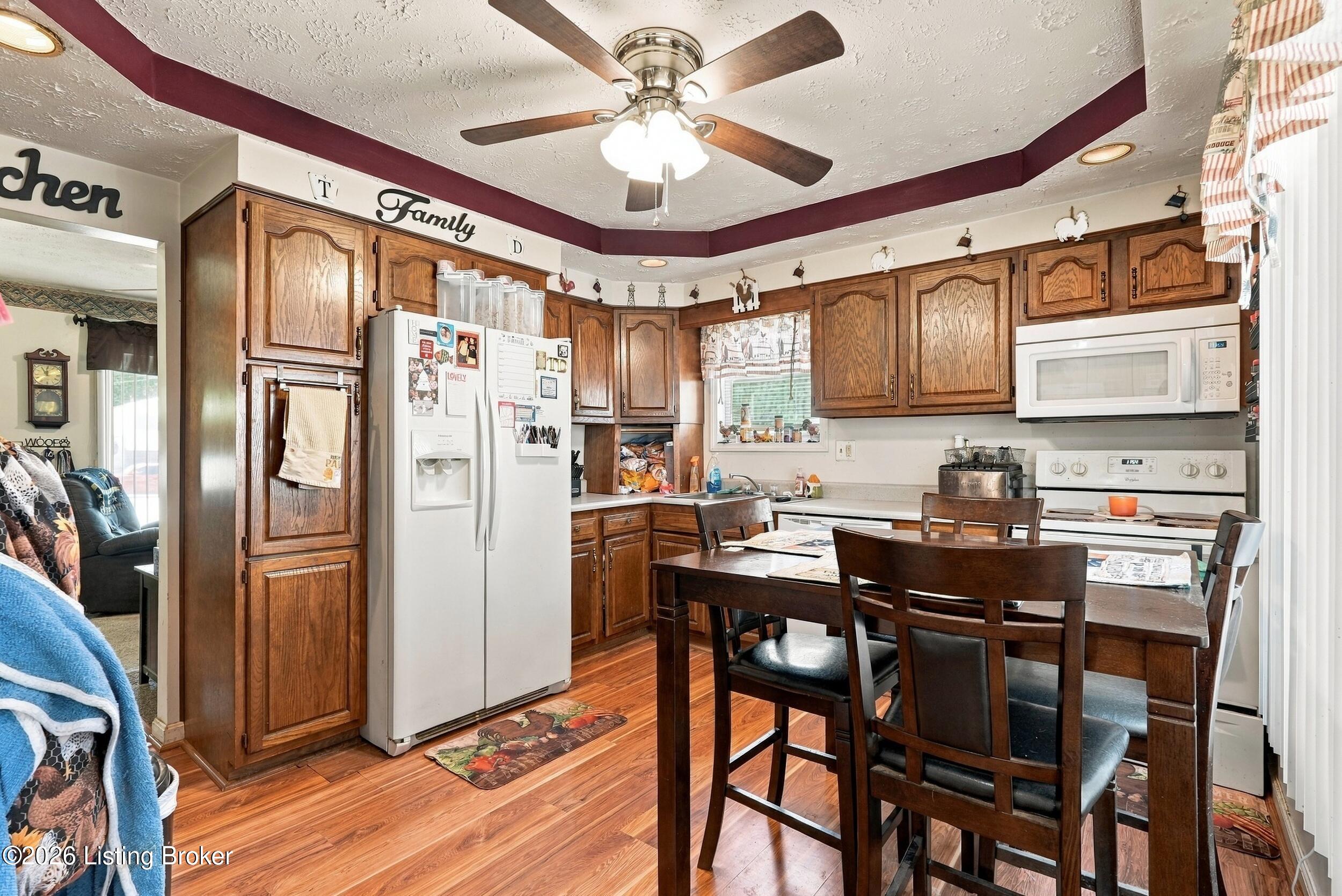 6115 Julie Kays Way Property Photo 13