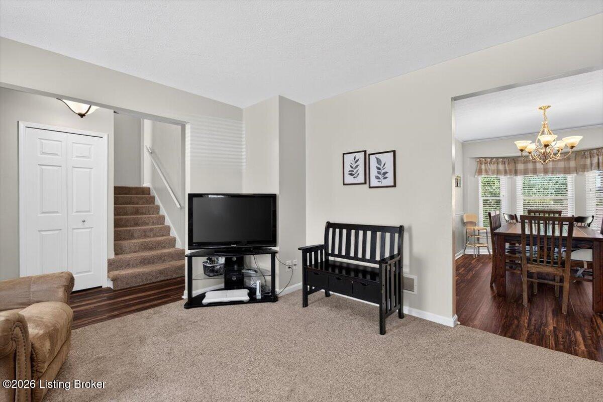 8907 Bobrader Ct Property Photo 6