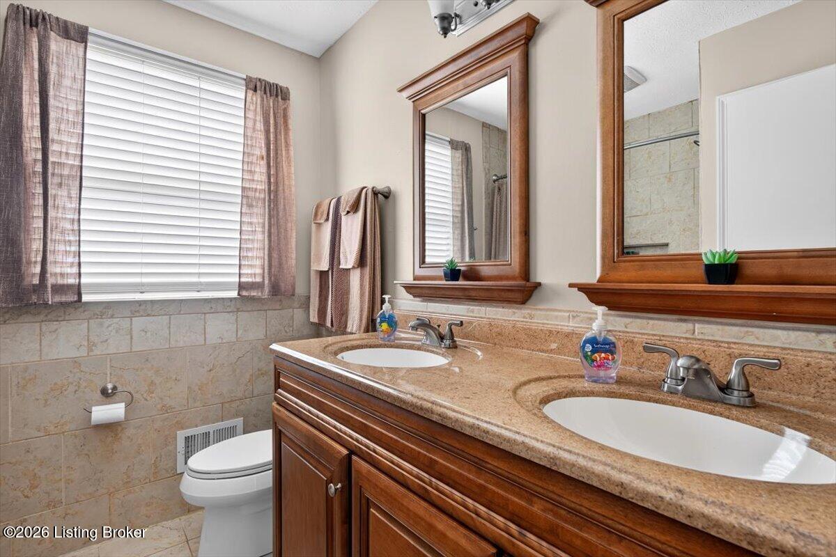8907 Bobrader Ct Property Photo 17