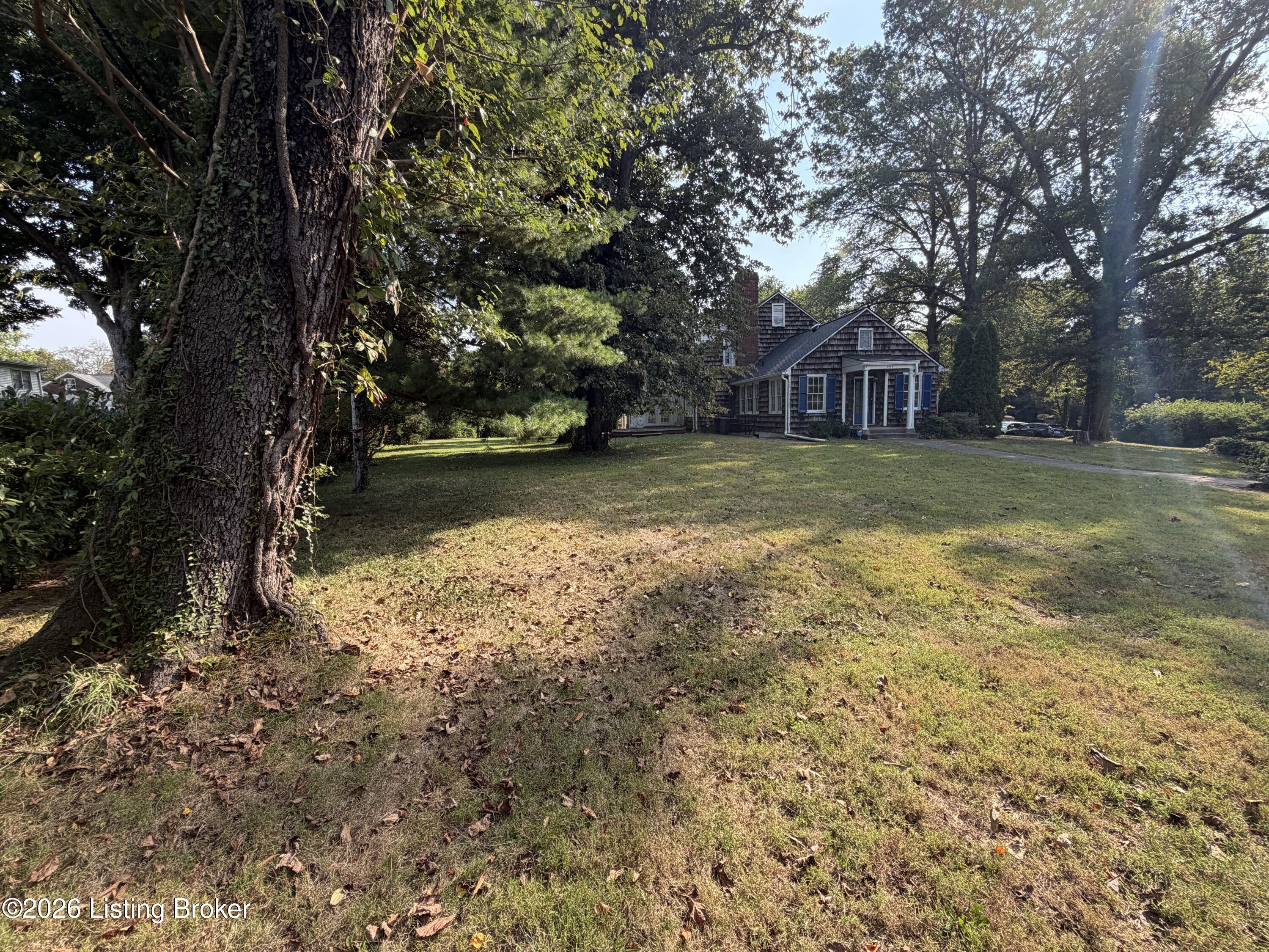 4103 Brownsboro Rd Property Photo 4