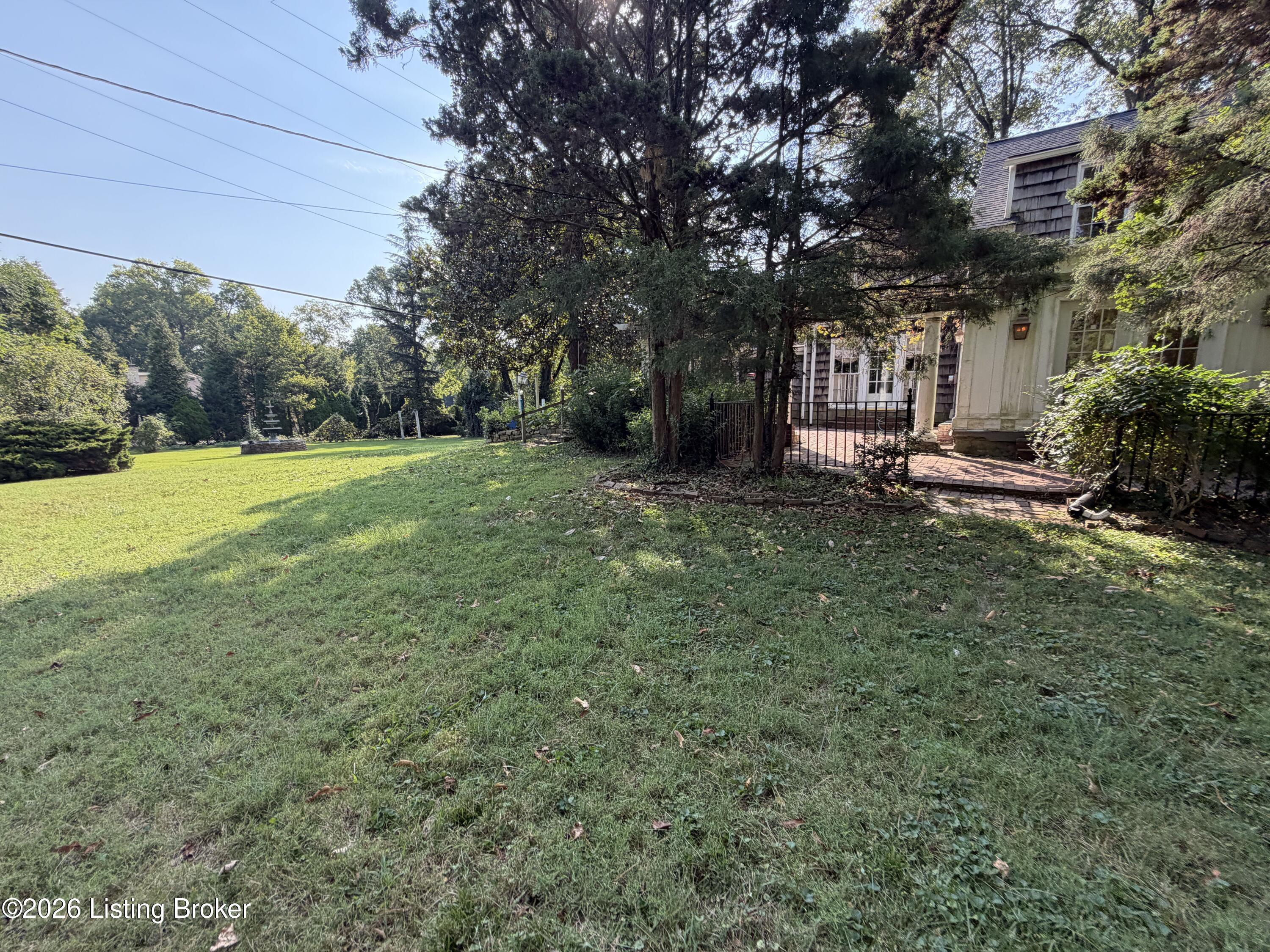 4103 Brownsboro Rd Property Photo 6
