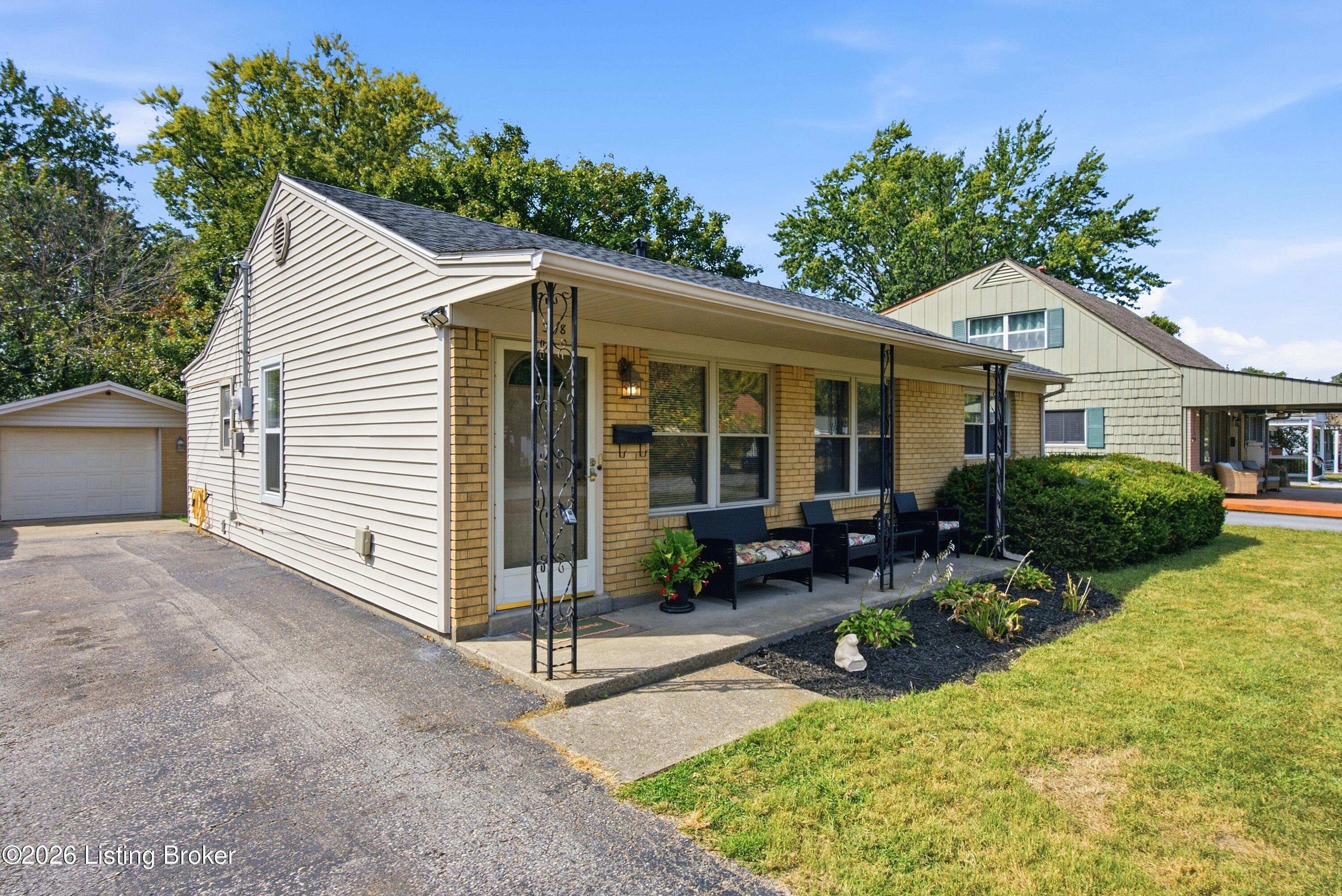 3118 Commander Dr Property Photo 3