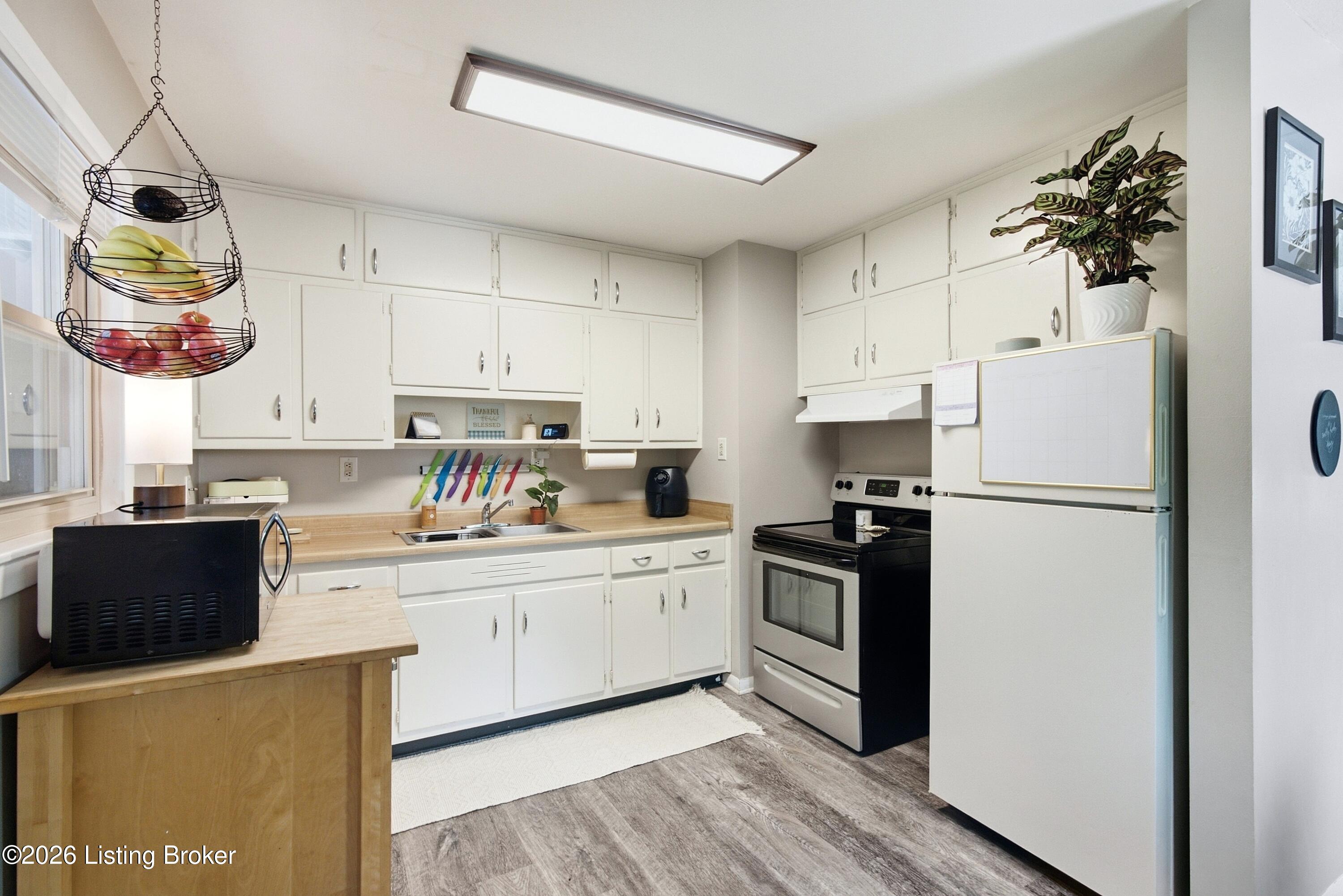 3118 Commander Dr Property Photo 12