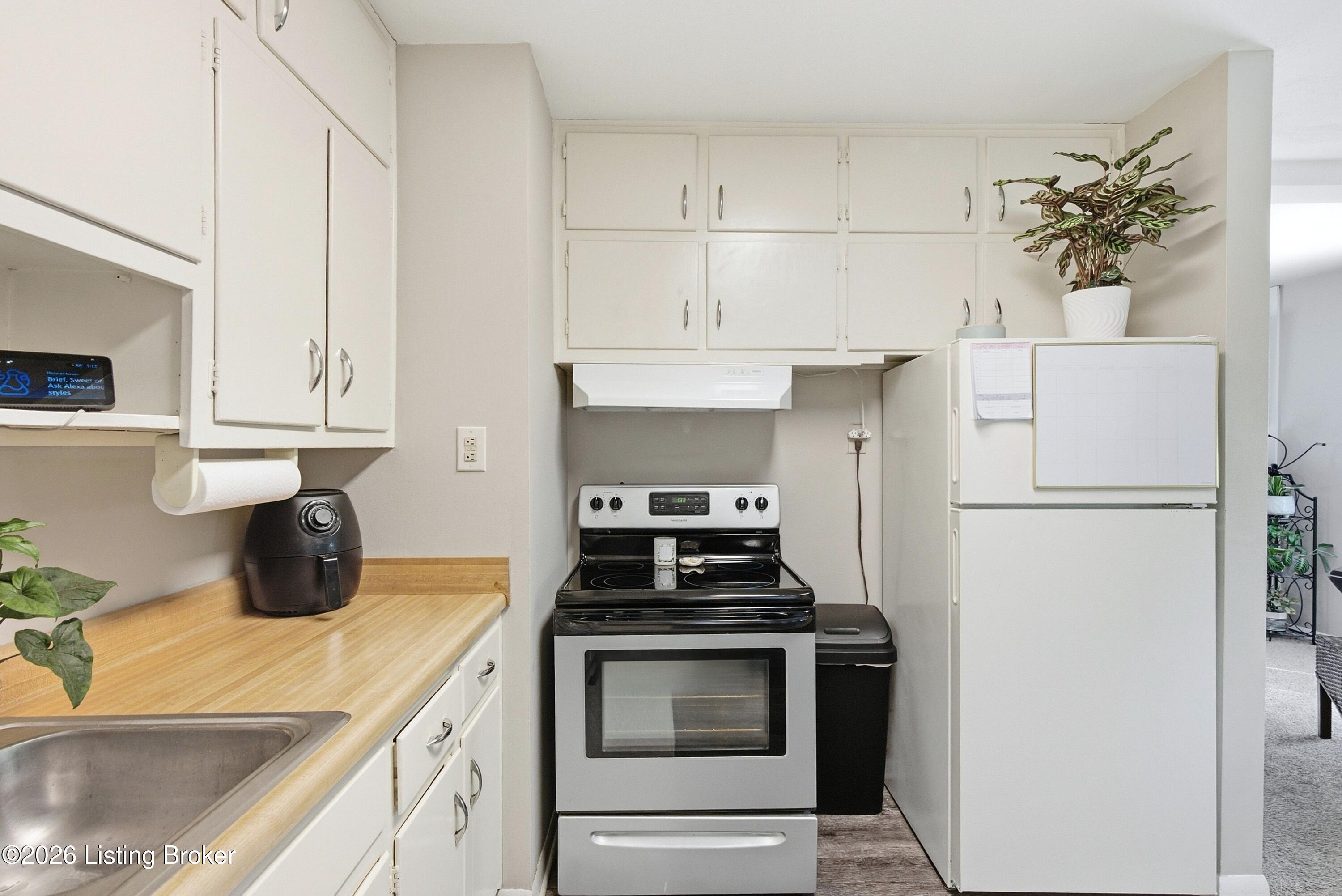 3118 Commander Dr Property Photo 15