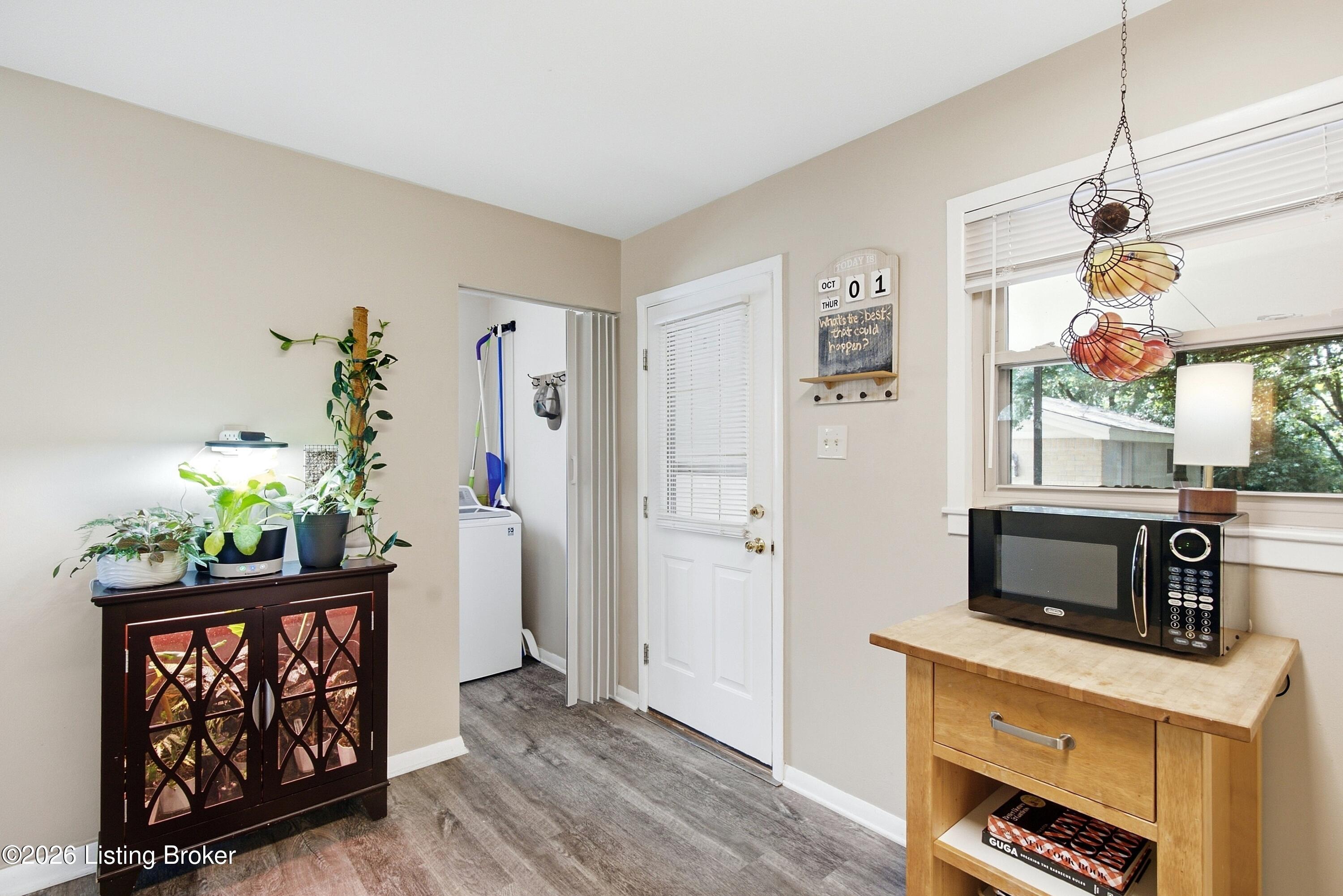 3118 Commander Dr Property Photo 17