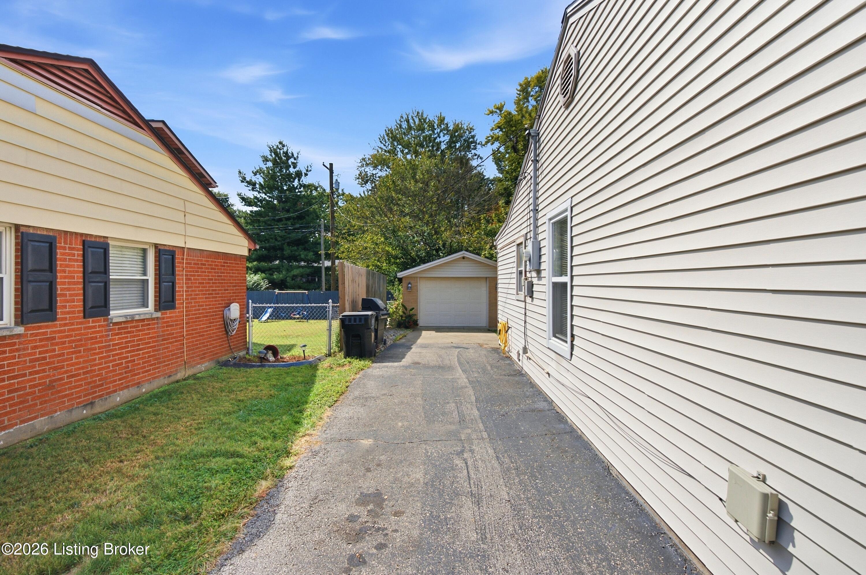 3118 Commander Dr Property Photo 36