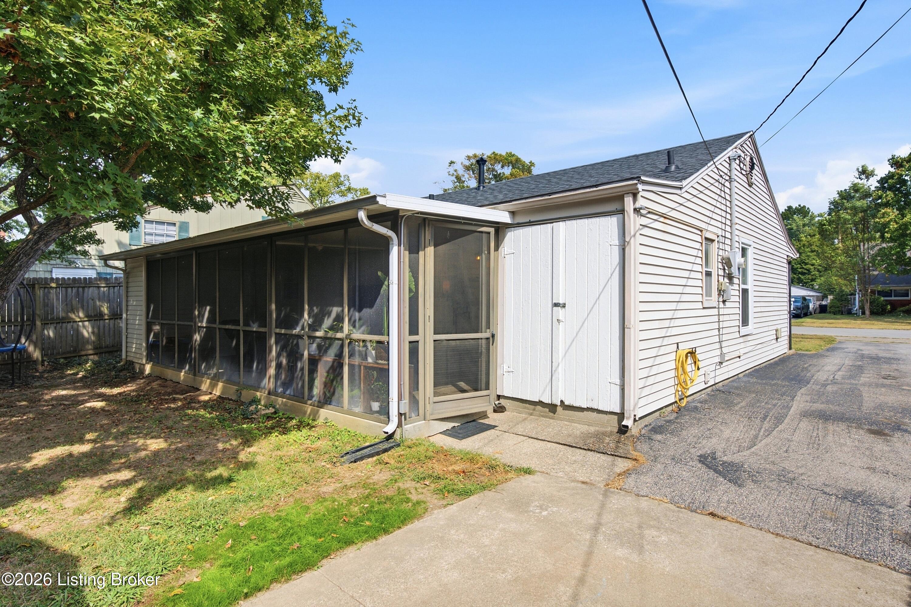 3118 Commander Dr Property Photo 37