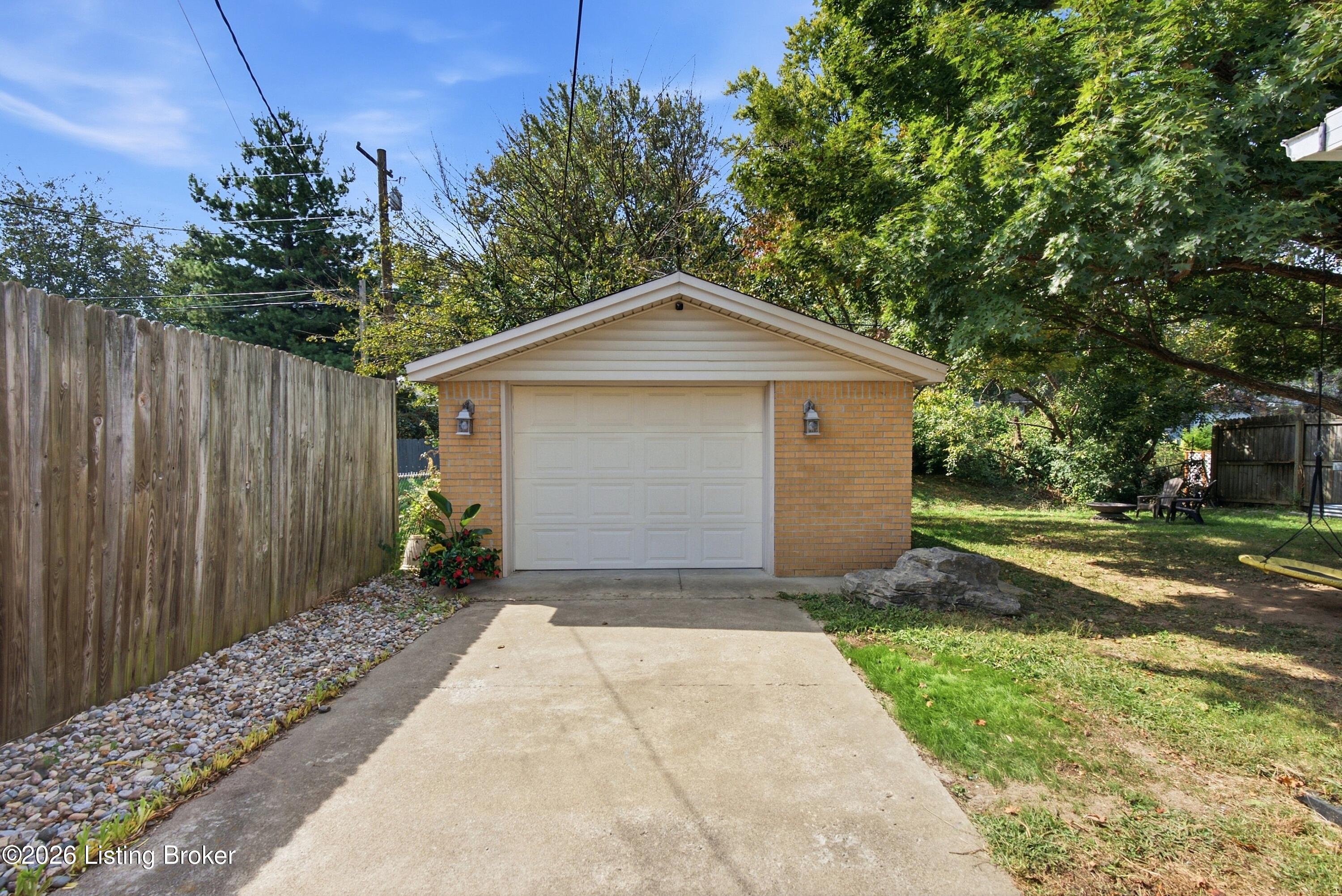 3118 Commander Dr Property Photo 38