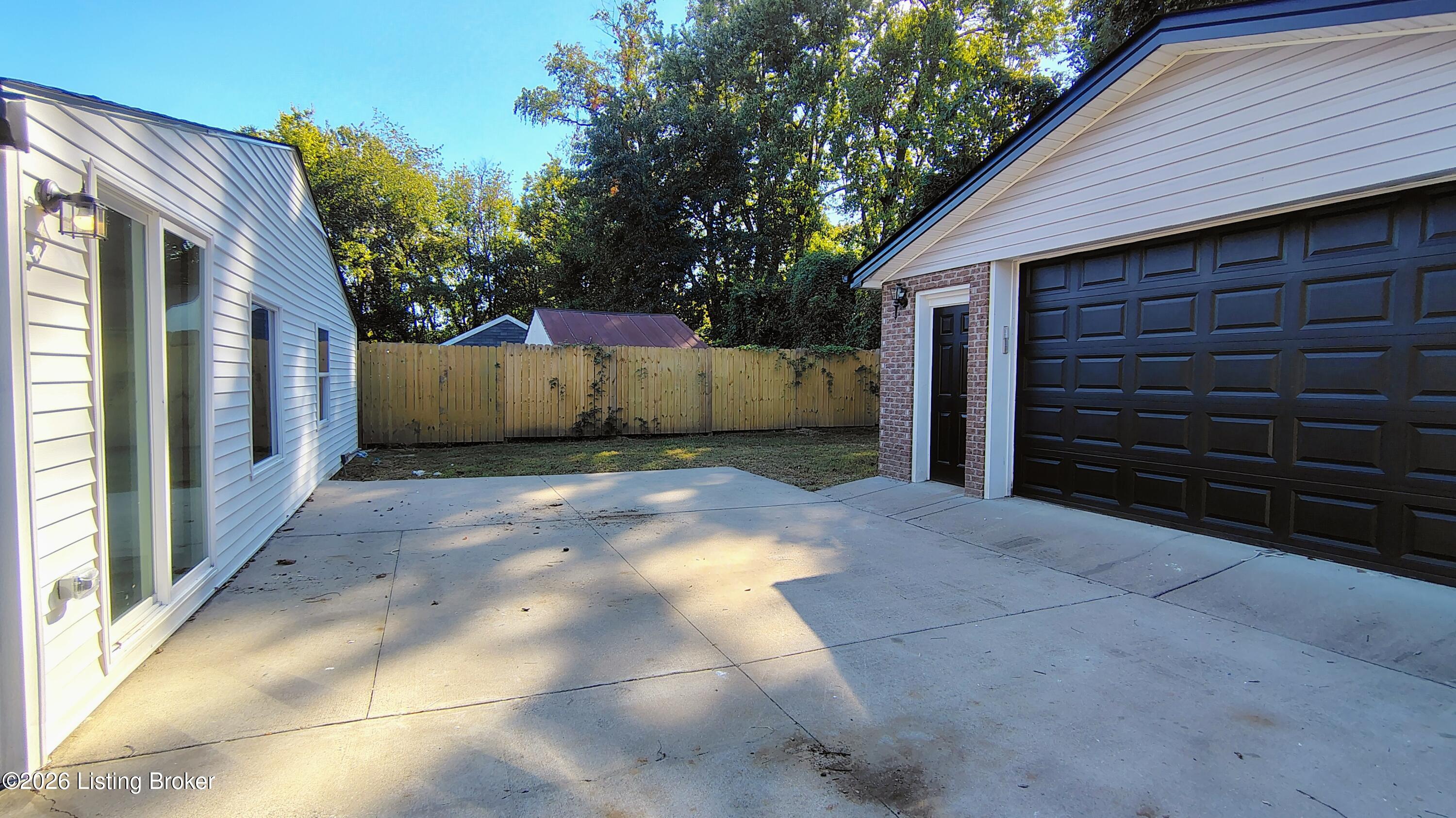 3020 Wurtele Ave Property Photo 38
