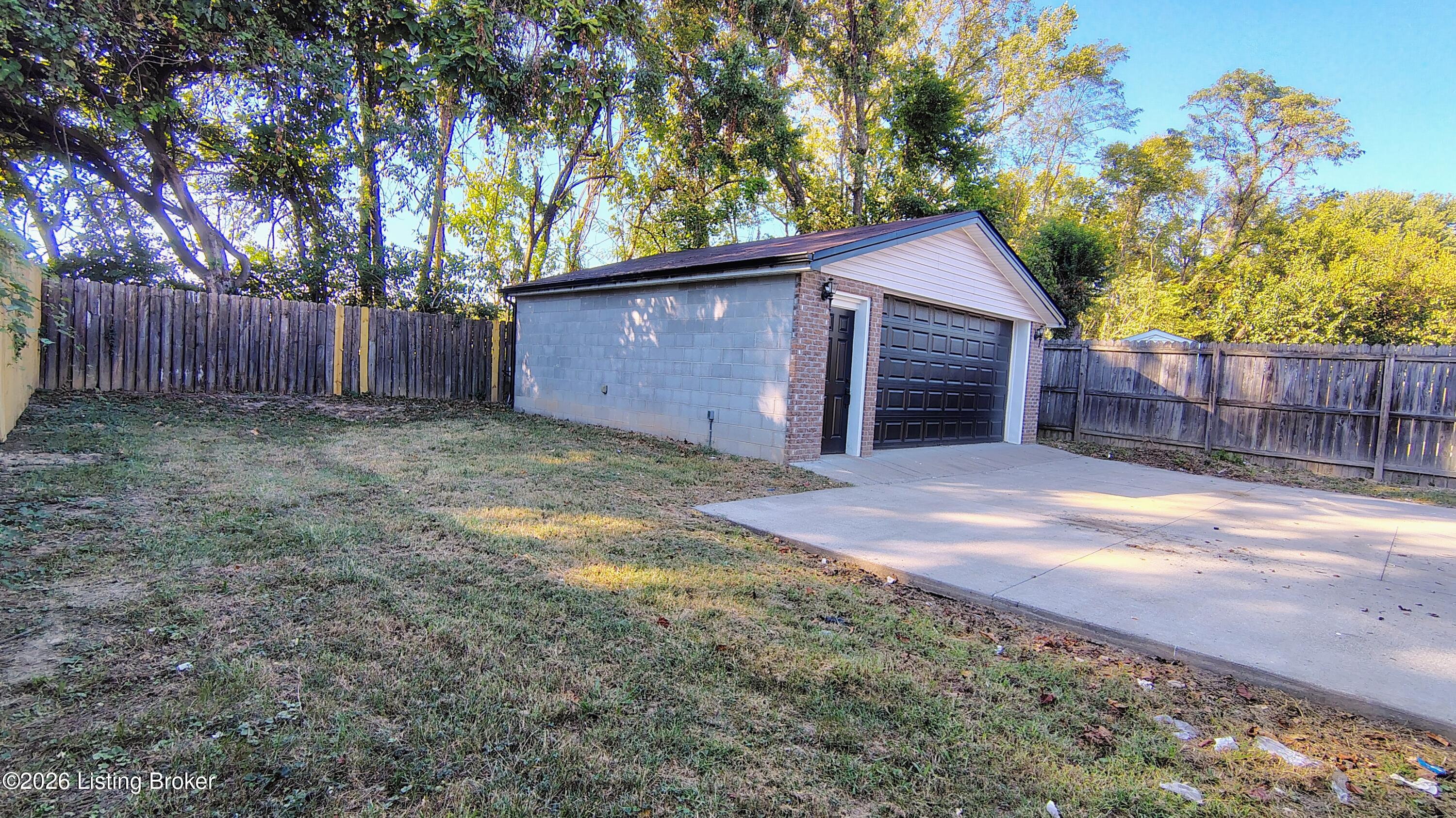 3020 Wurtele Ave Property Photo 39