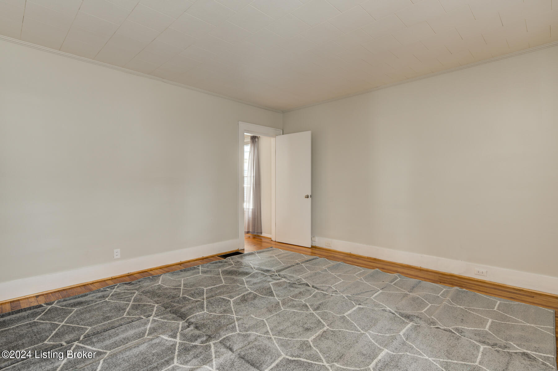 2123 Bradley Ave Property Photo 5