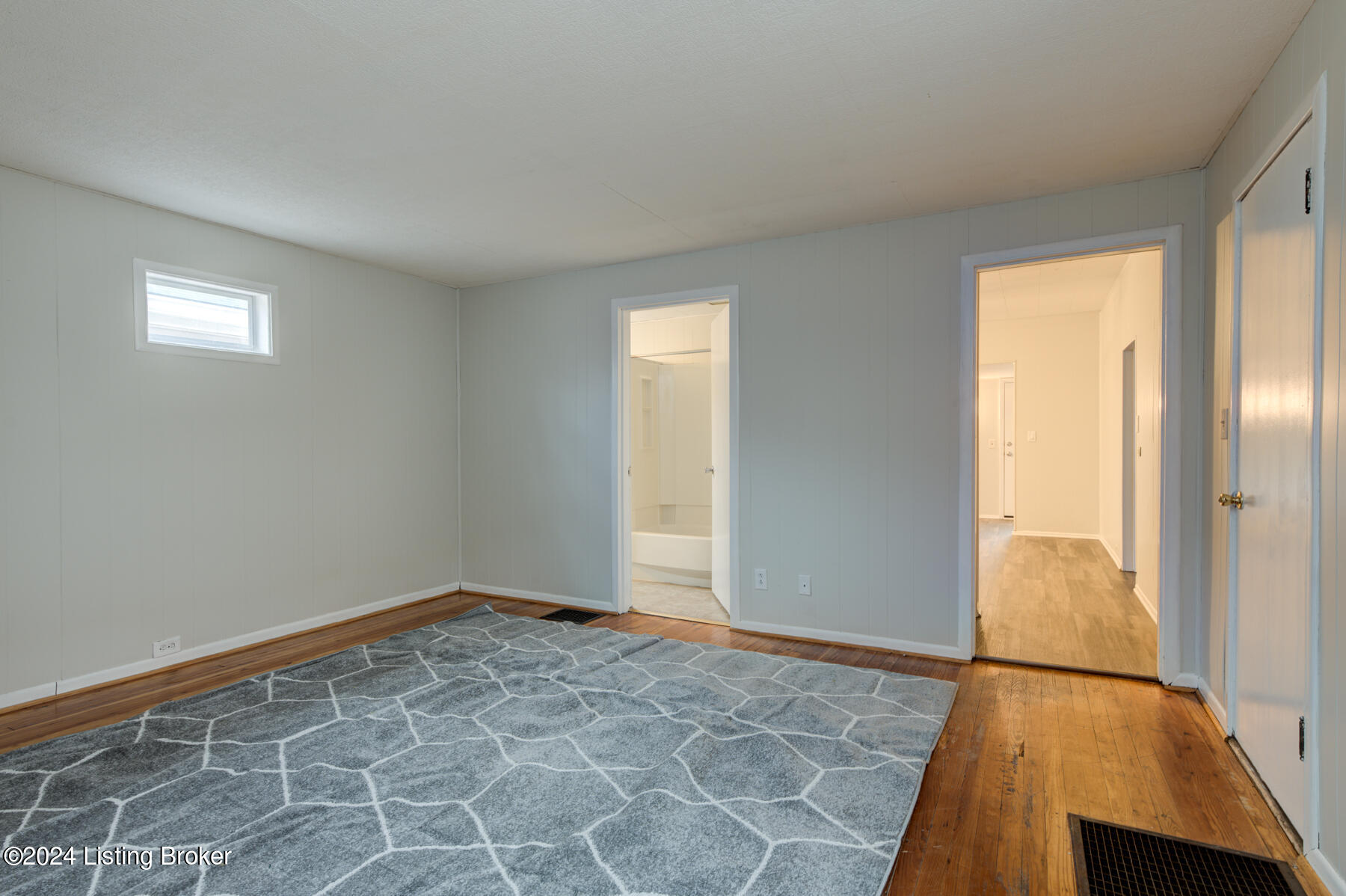 2123 Bradley Ave Property Photo 6