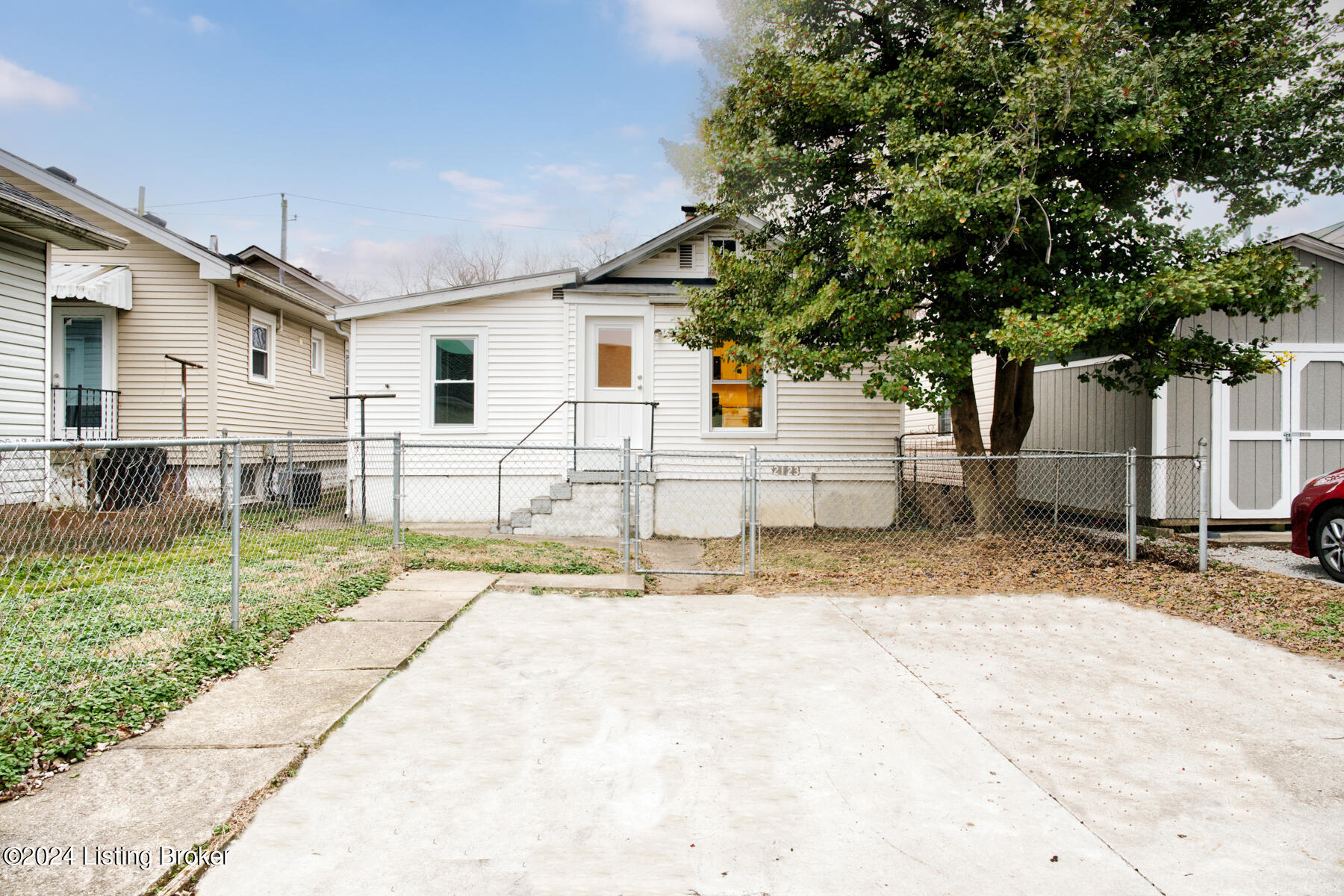 2123 Bradley Ave Property Photo 19