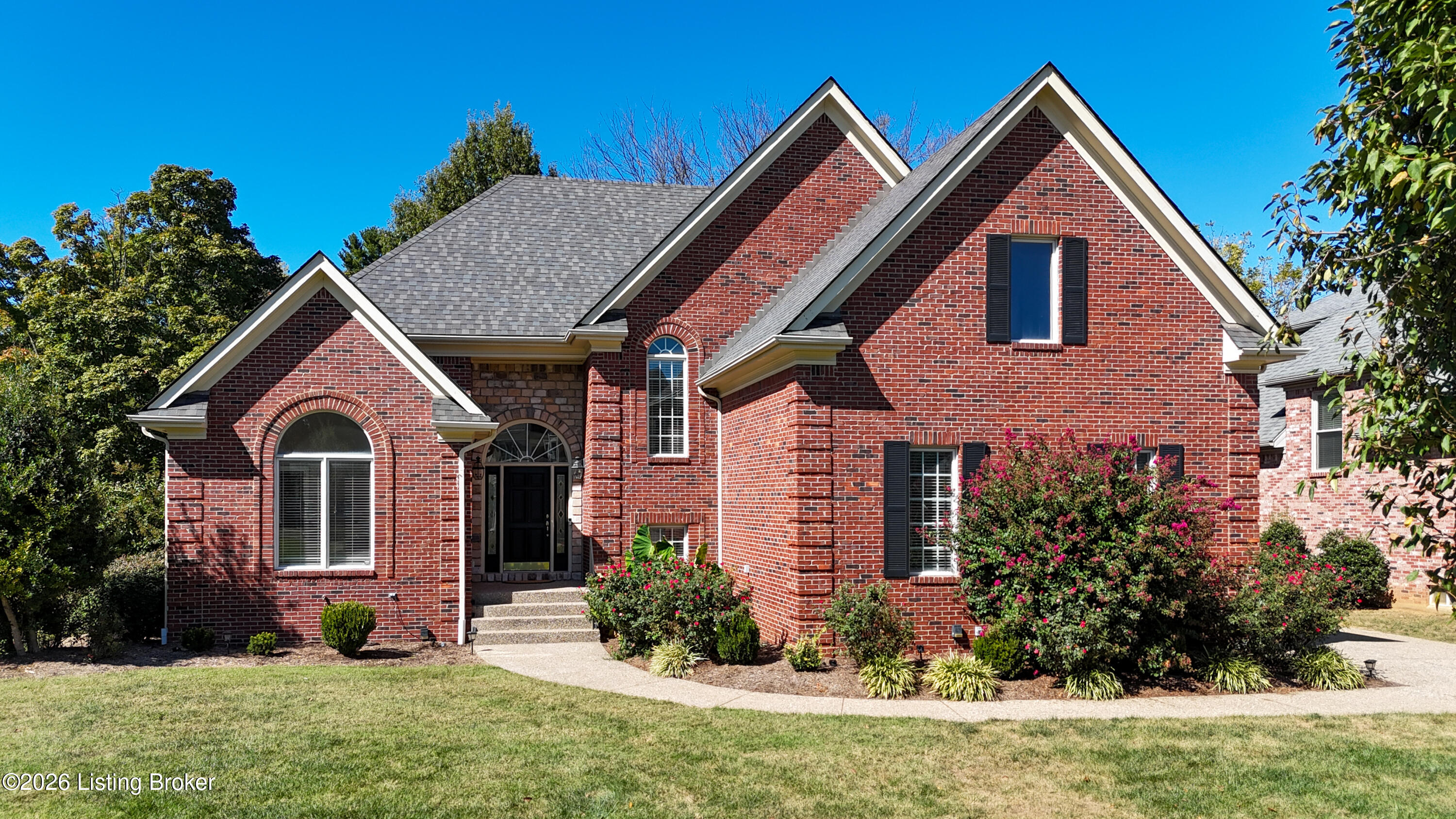 7401 Wolfpen Woods Ct Property Photo 2