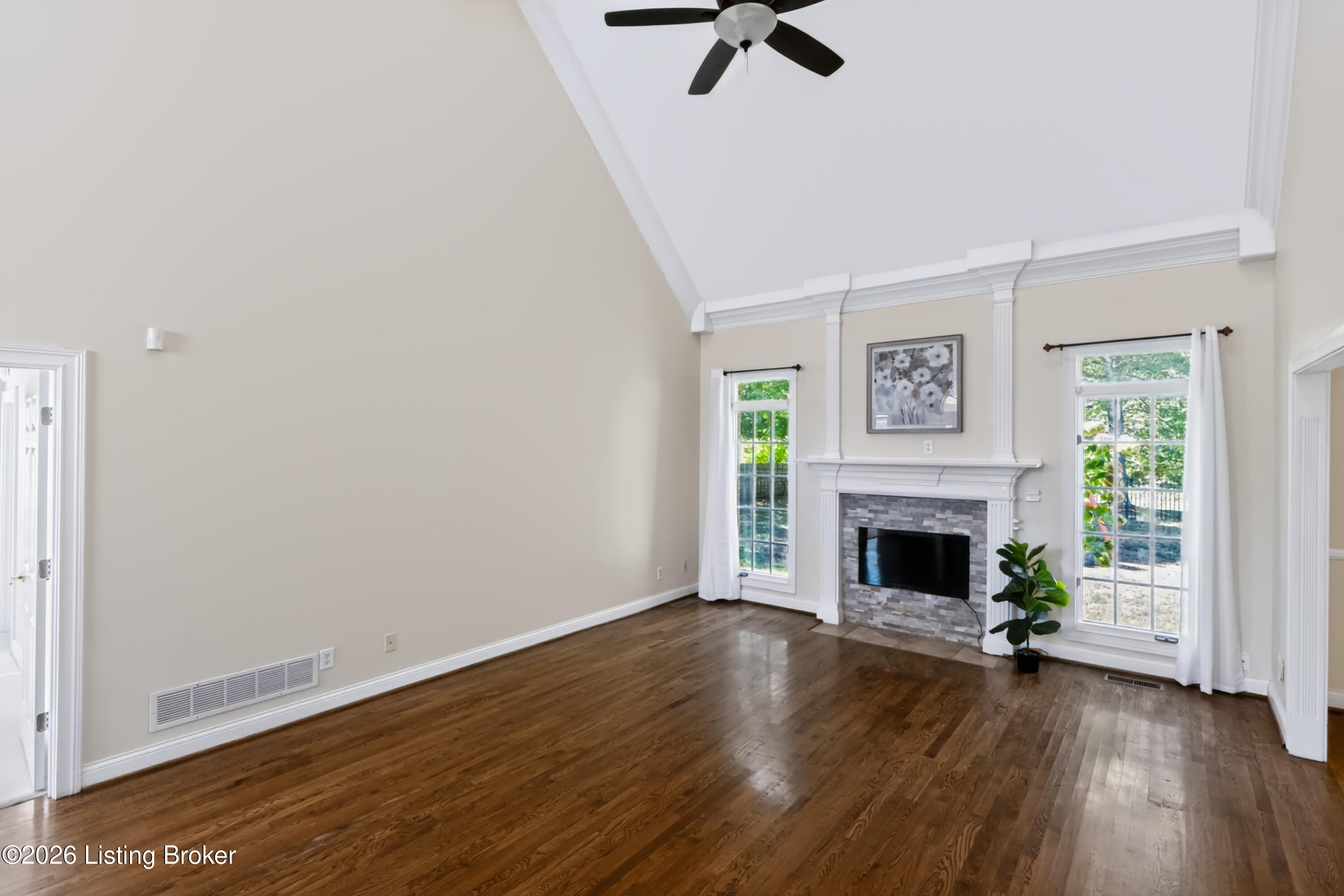 7401 Wolfpen Woods Ct Property Photo 7