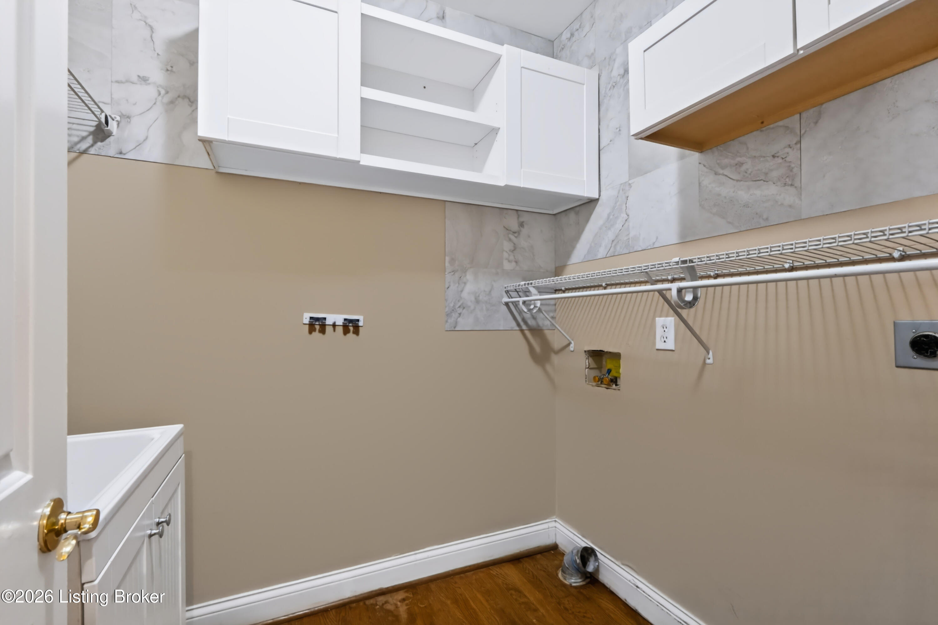 7401 Wolfpen Woods Ct Property Photo 33