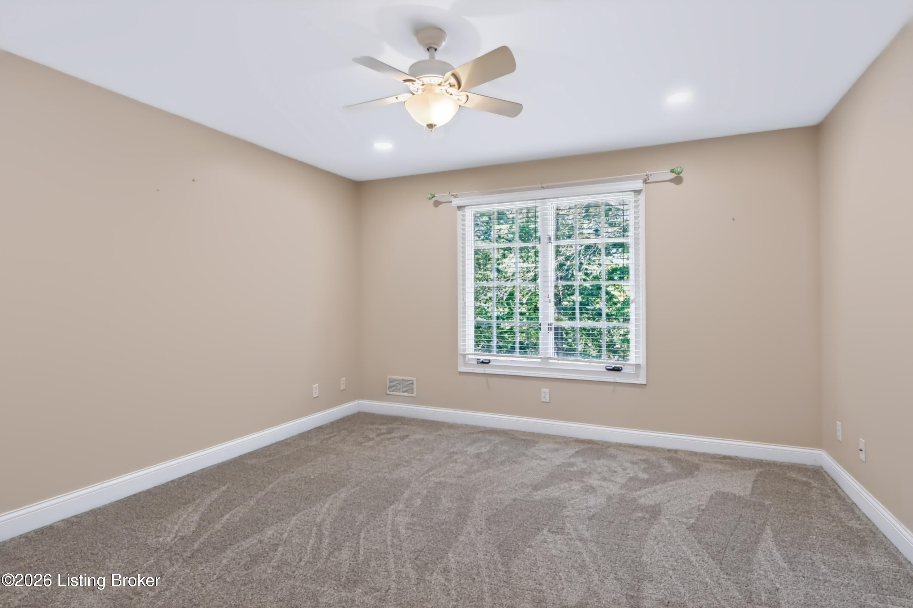 7401 Wolfpen Woods Ct Property Photo 37