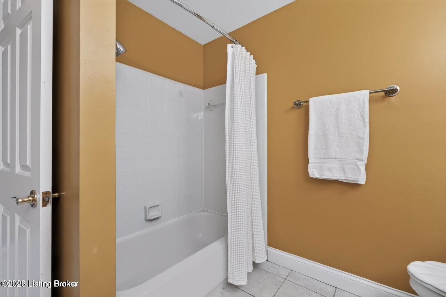 7401 Wolfpen Woods Ct Property Photo 39