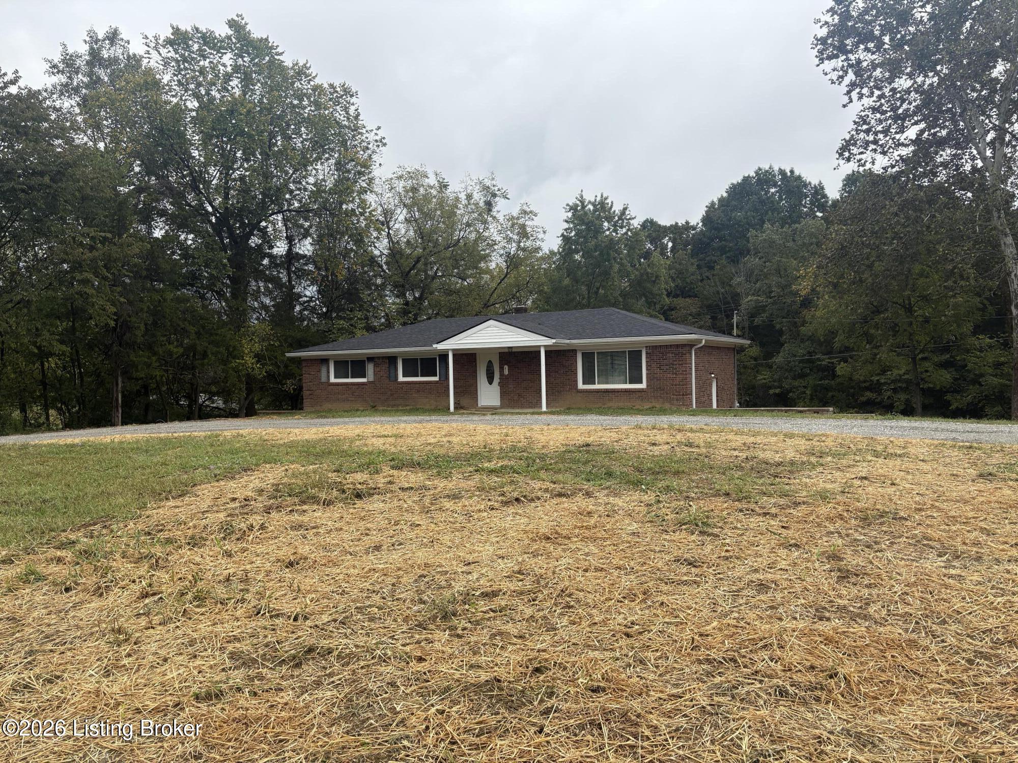 612 Deatsville Rd Property Photo 2