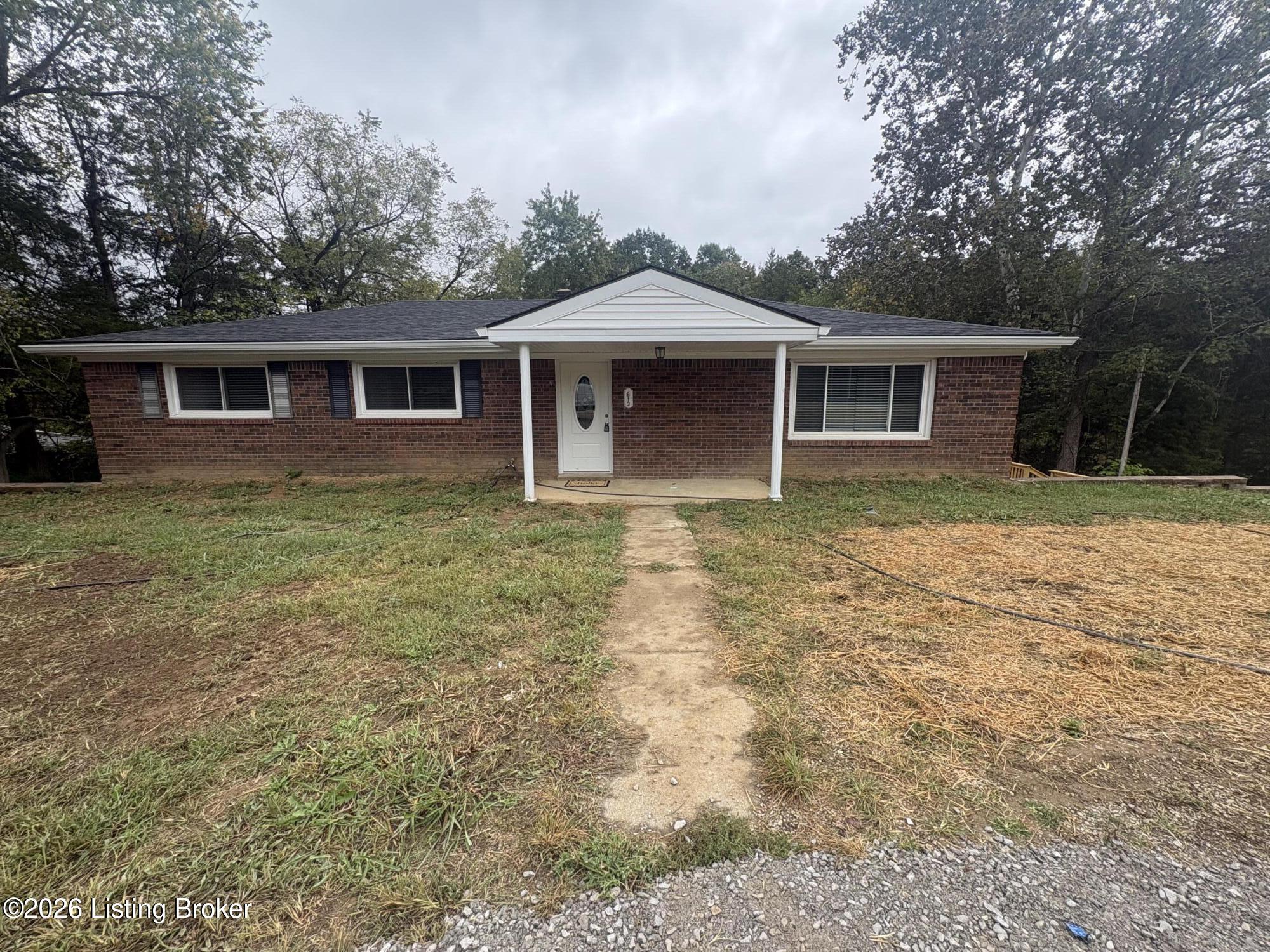 612 Deatsville Rd Property Photo 3