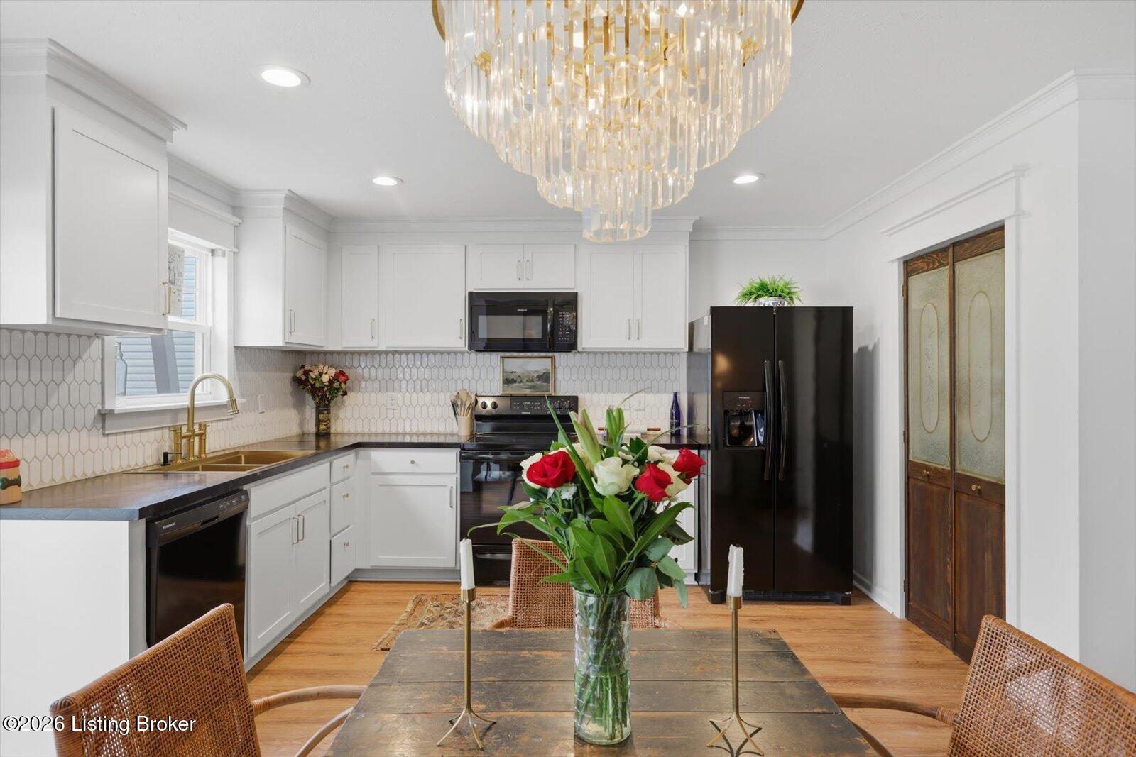 1370 Delacorte Cir Property Photo 6
