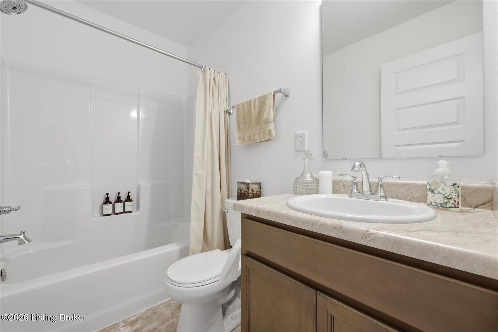1370 Delacorte Cir Property Photo 43