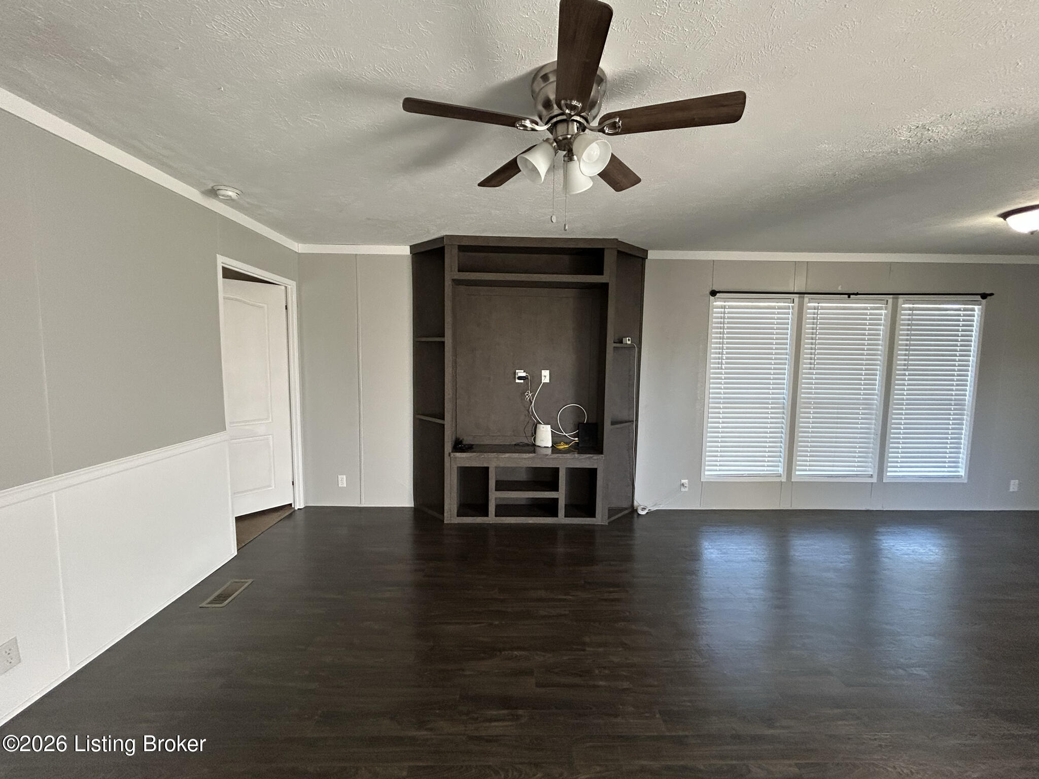 519 High Ridge Dr Property Photo 5