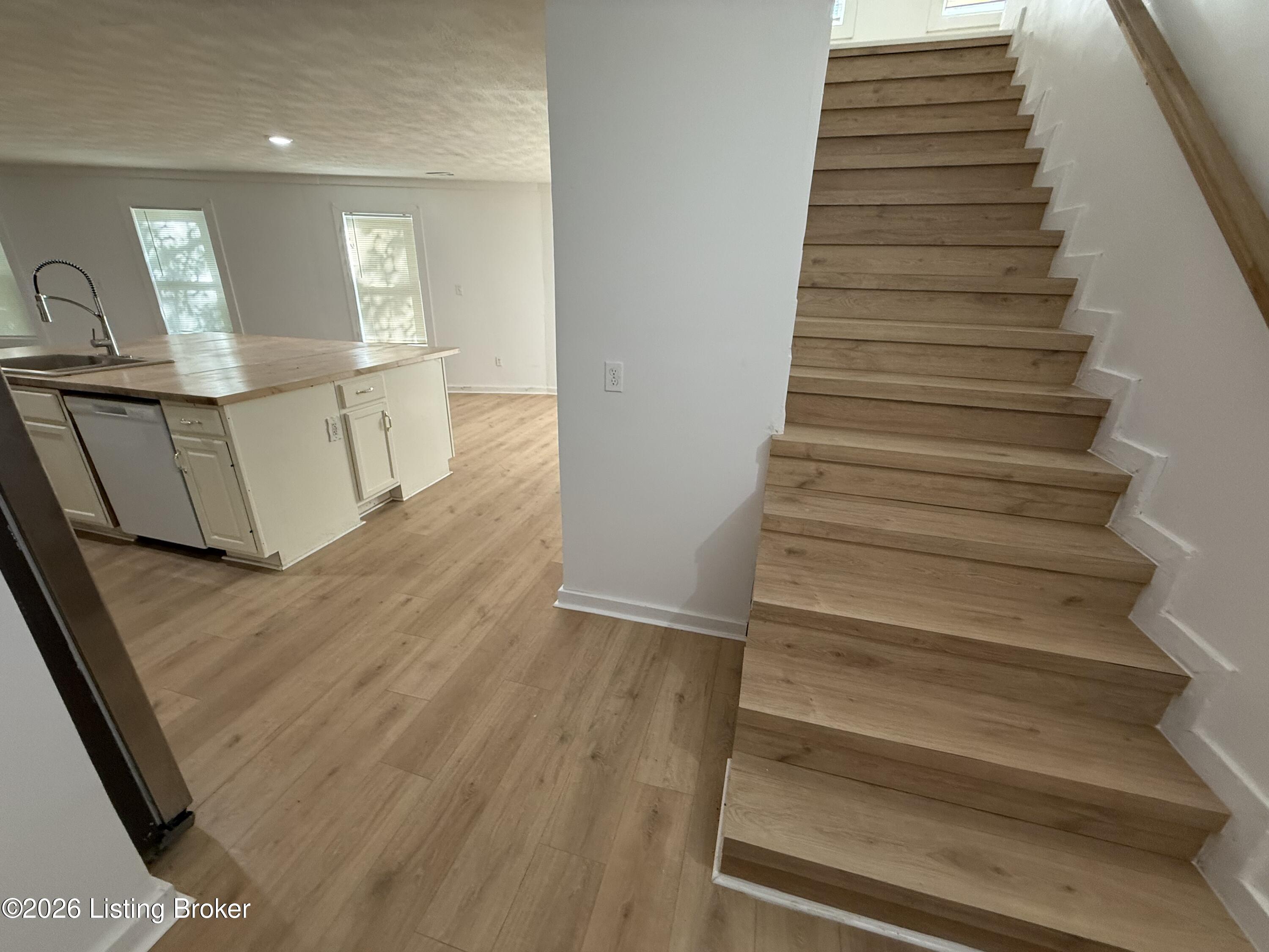 6652 Ashbrooke Dr Property Photo 12