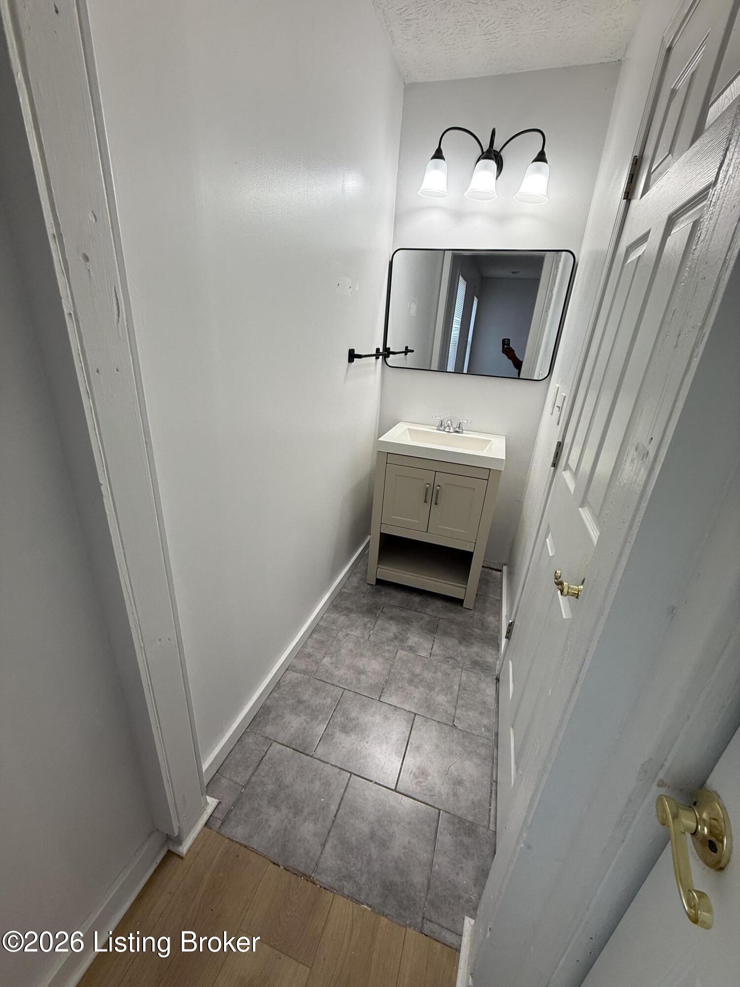 6652 Ashbrooke Dr Property Photo 15