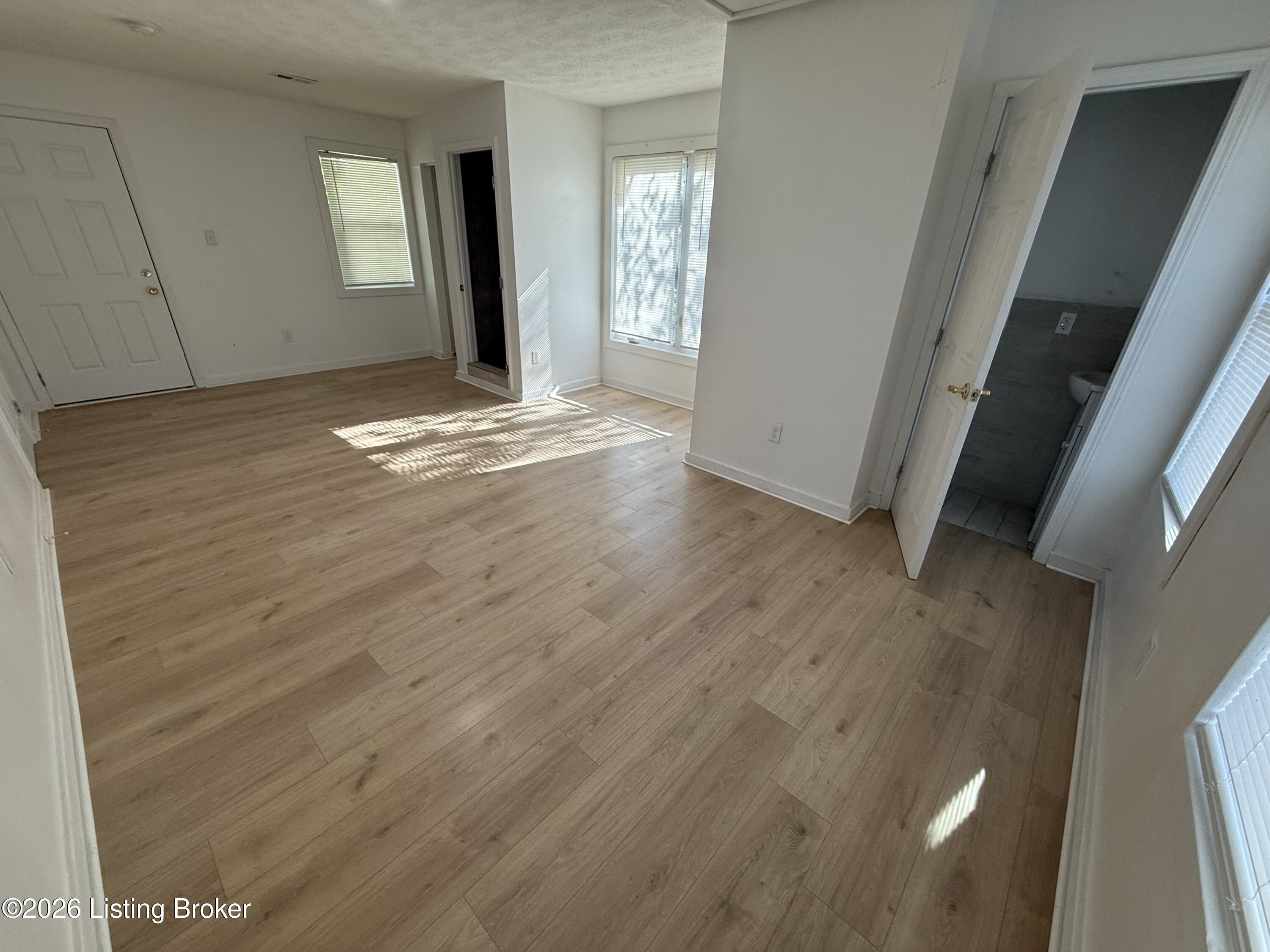6652 Ashbrooke Dr Property Photo 23