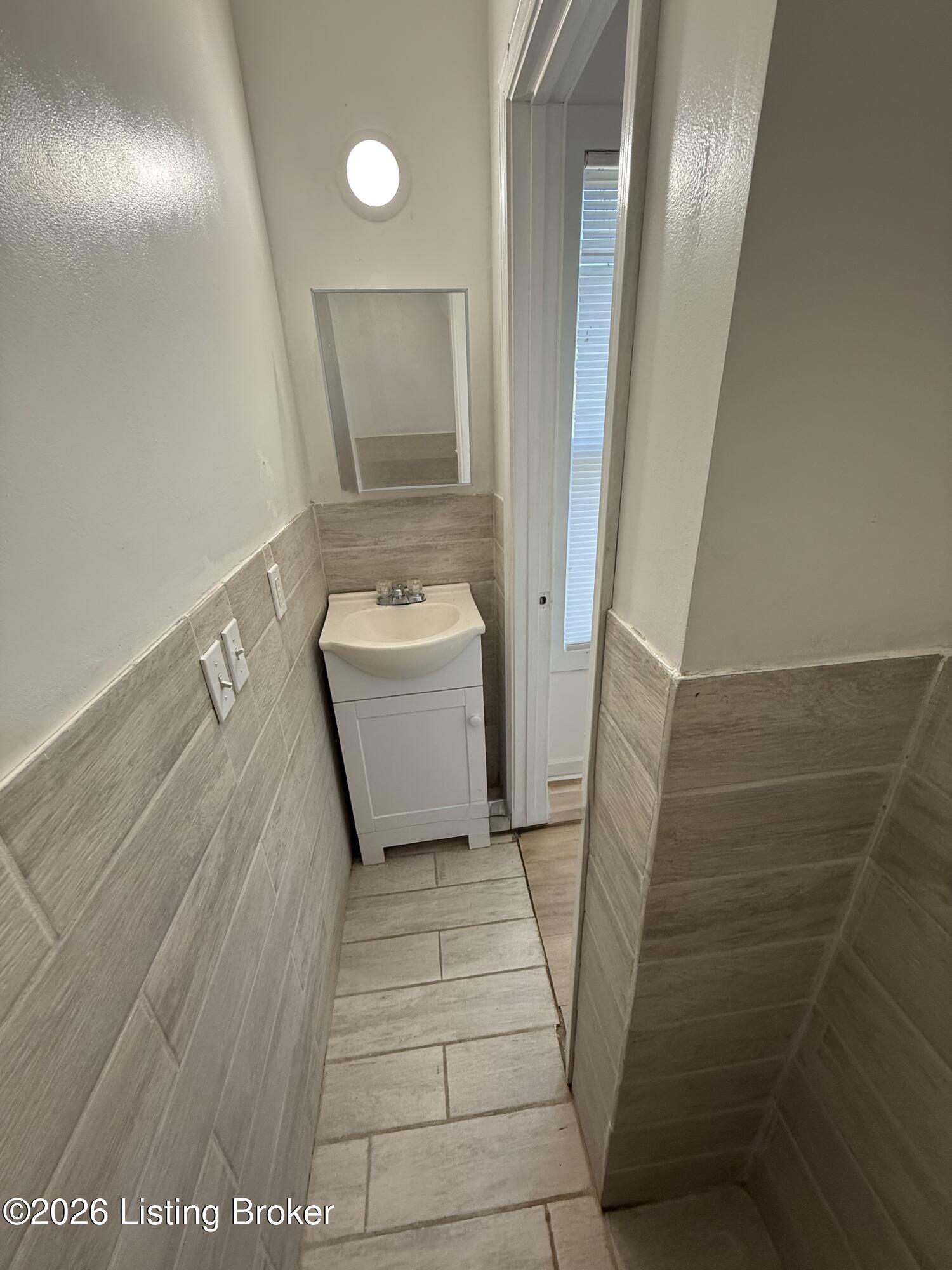 6652 Ashbrooke Dr Property Photo 24