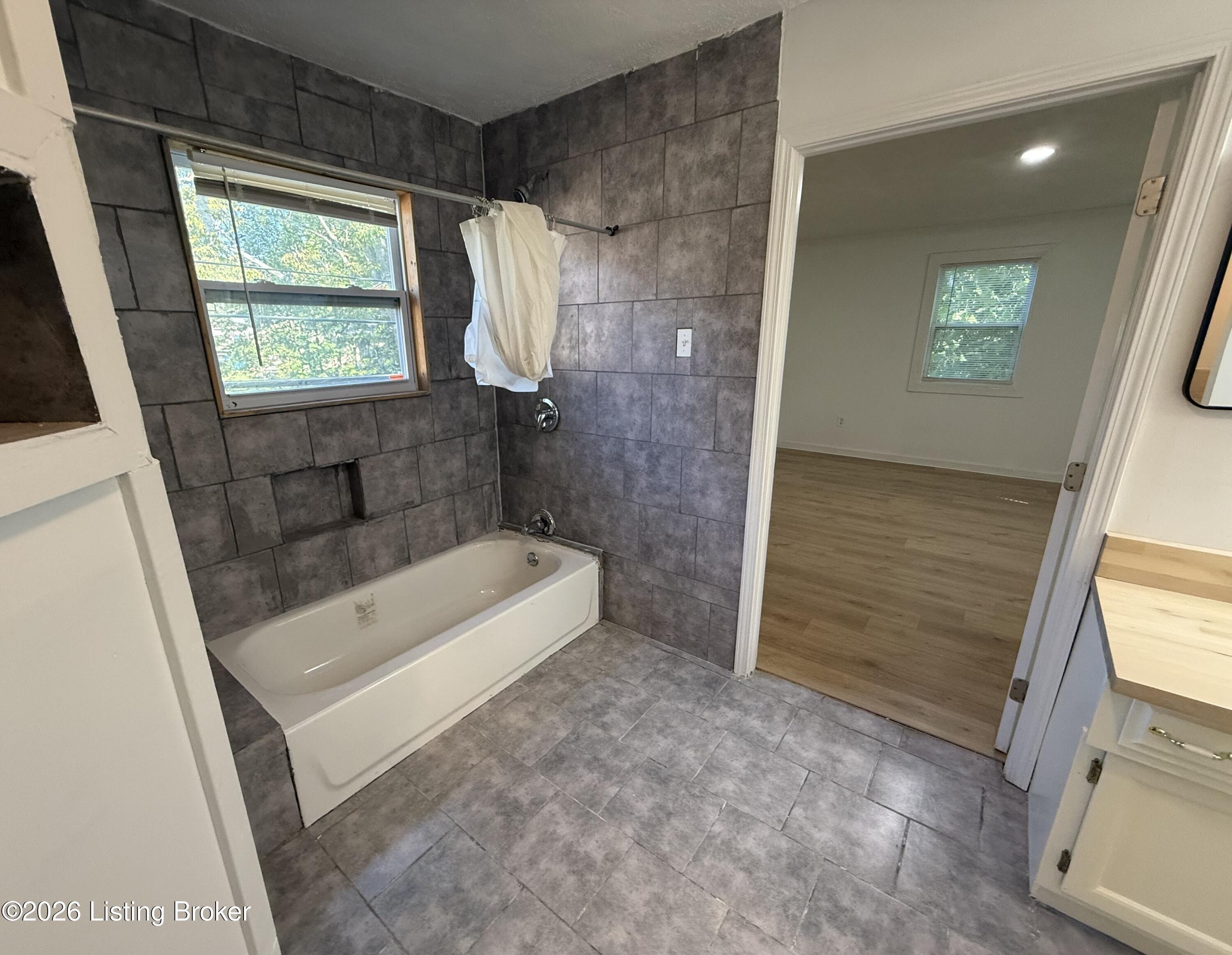 6652 Ashbrooke Dr Property Photo 35