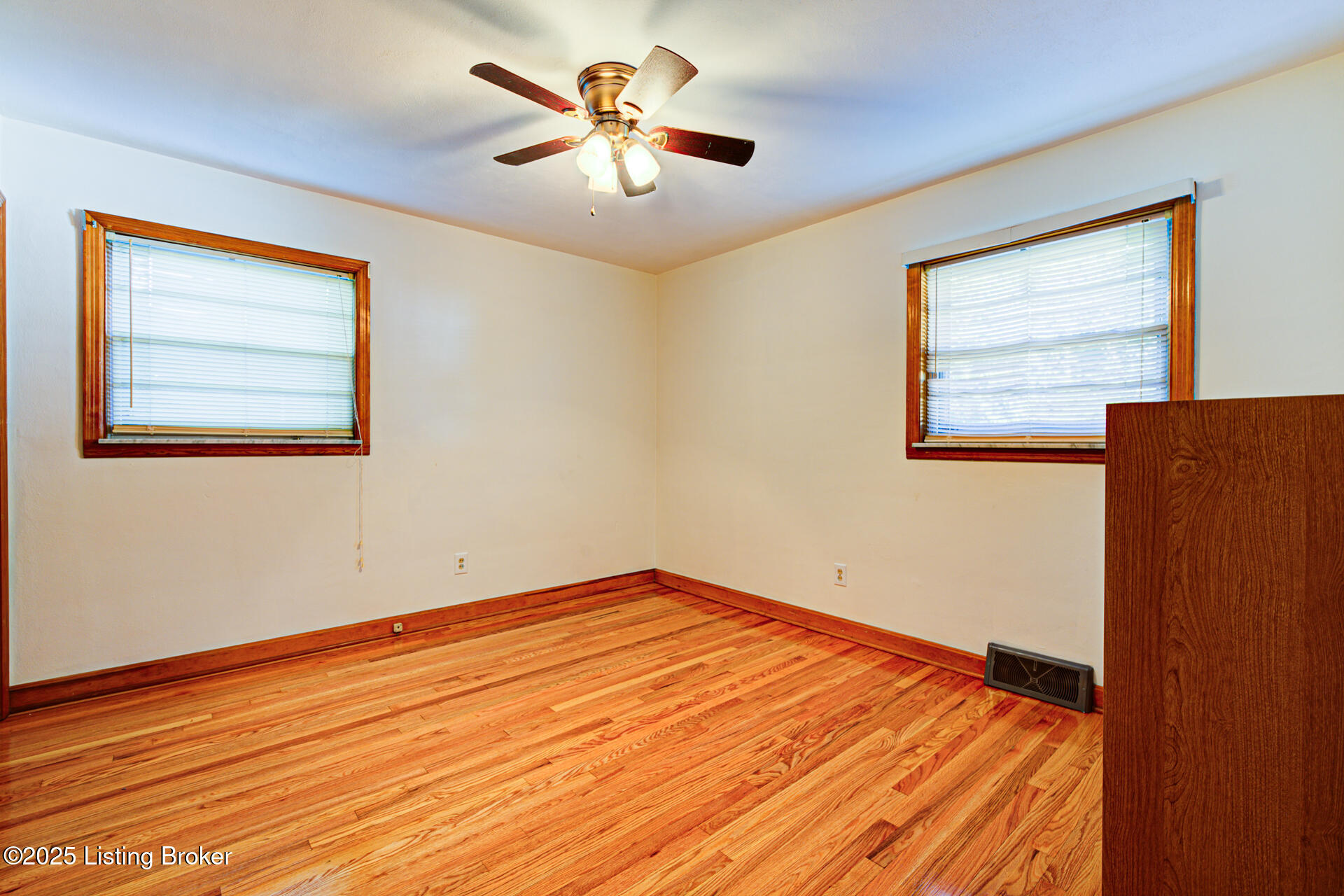4822 Dover Rd Property Photo 18