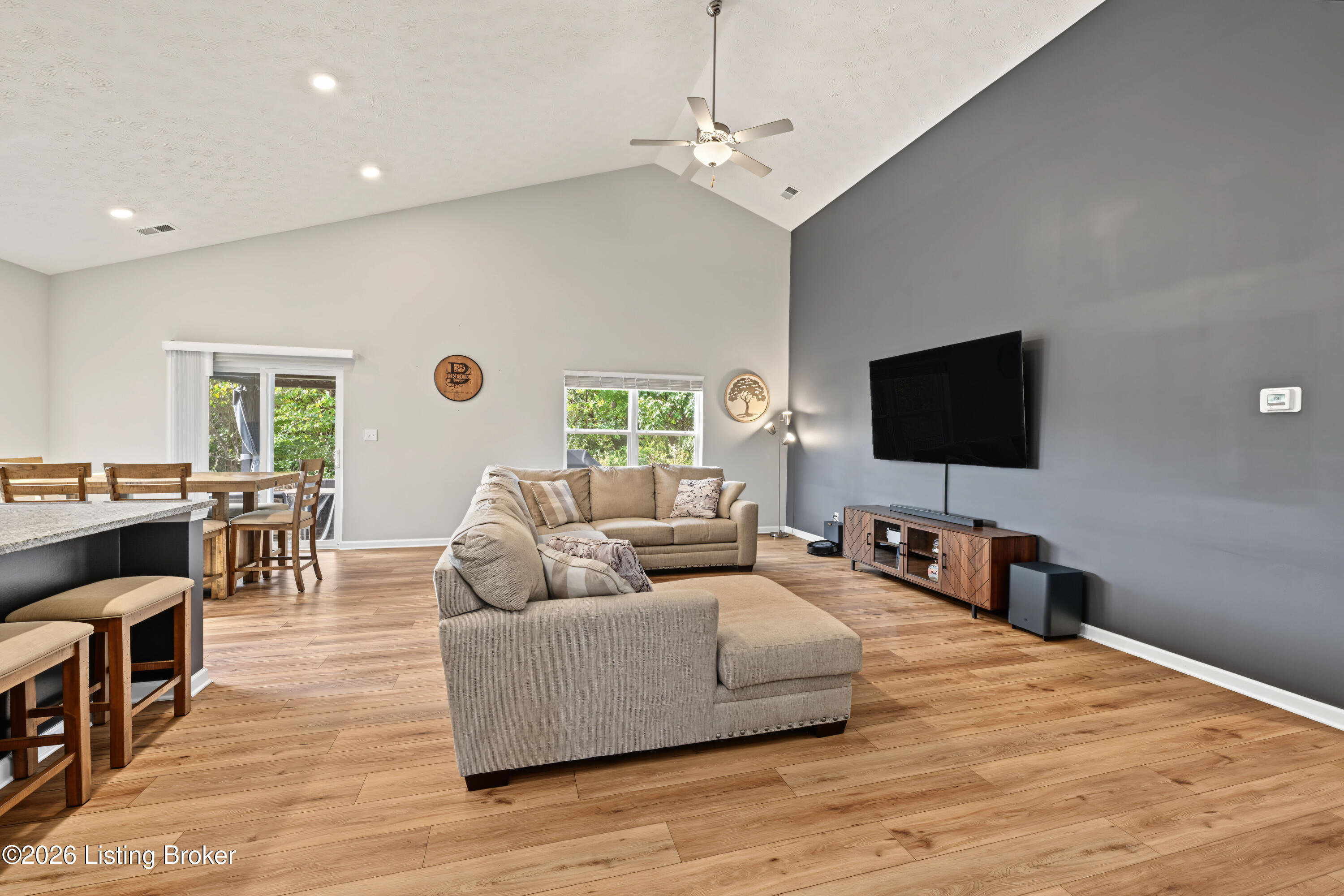 17105 Meander Way Property Photo 3