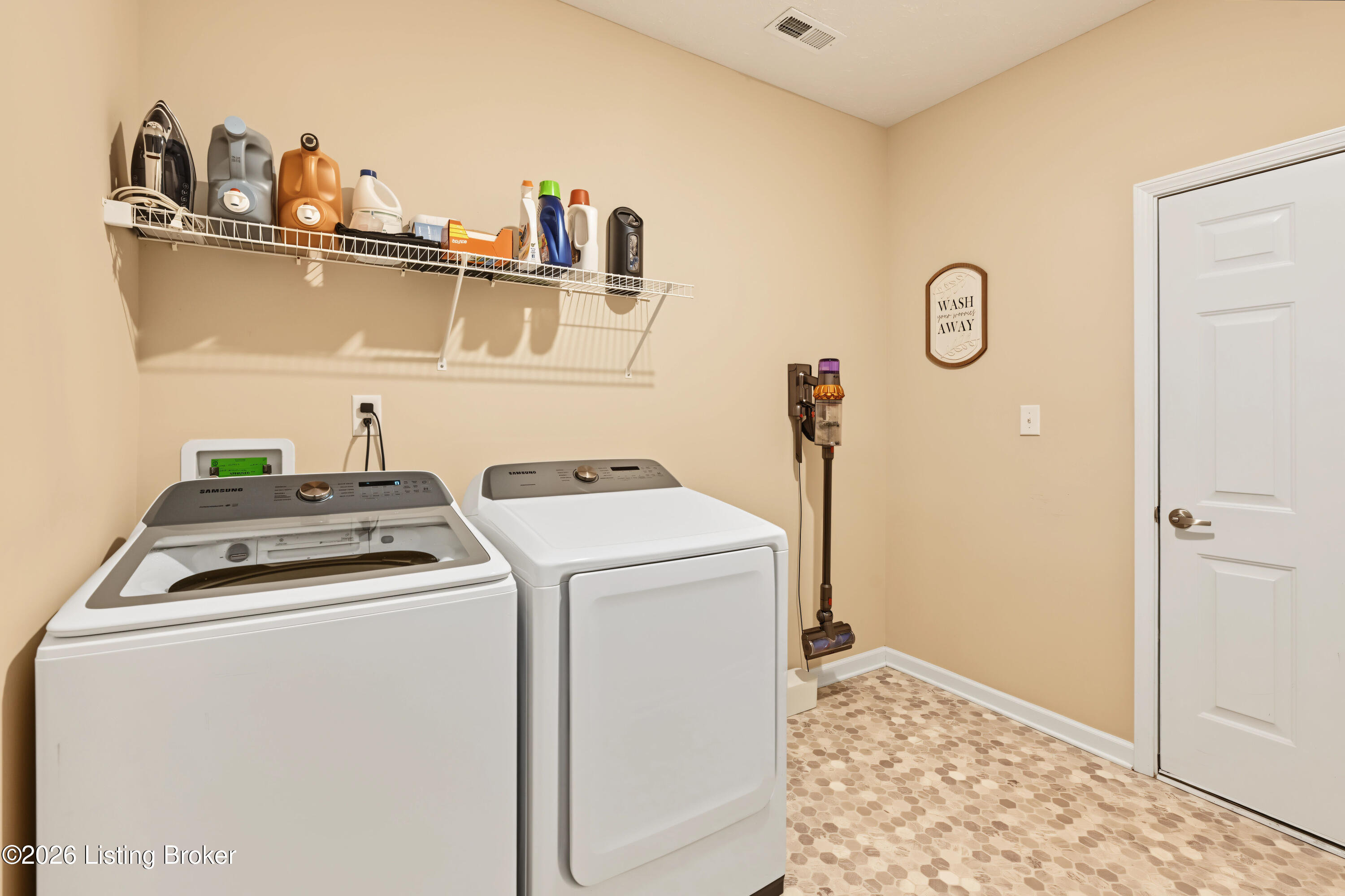 17105 Meander Way Property Photo 28