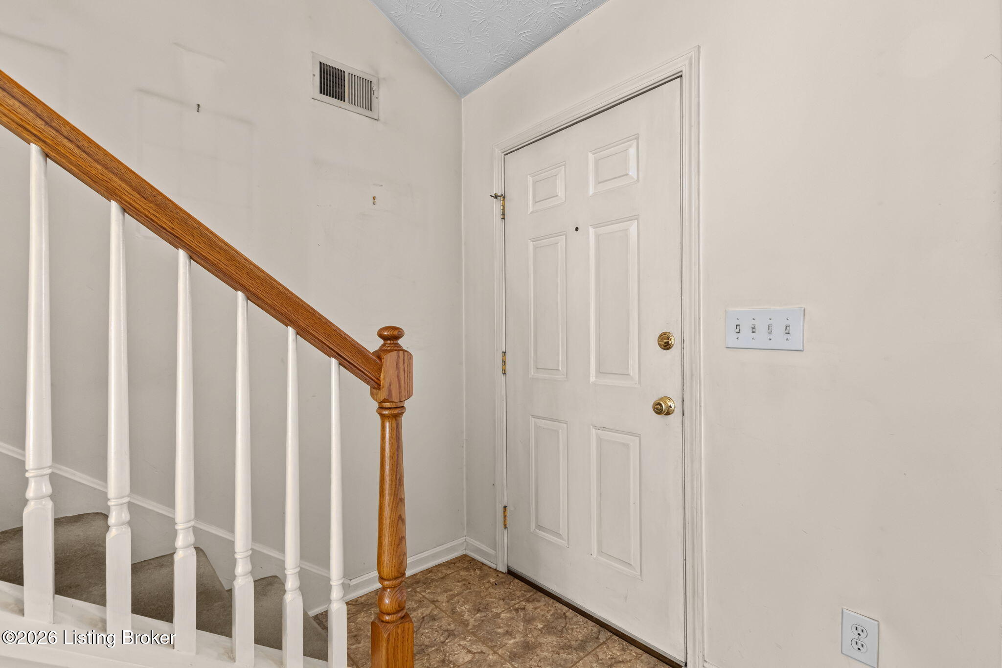 6819 Wynde Manor Dr Property Photo 6