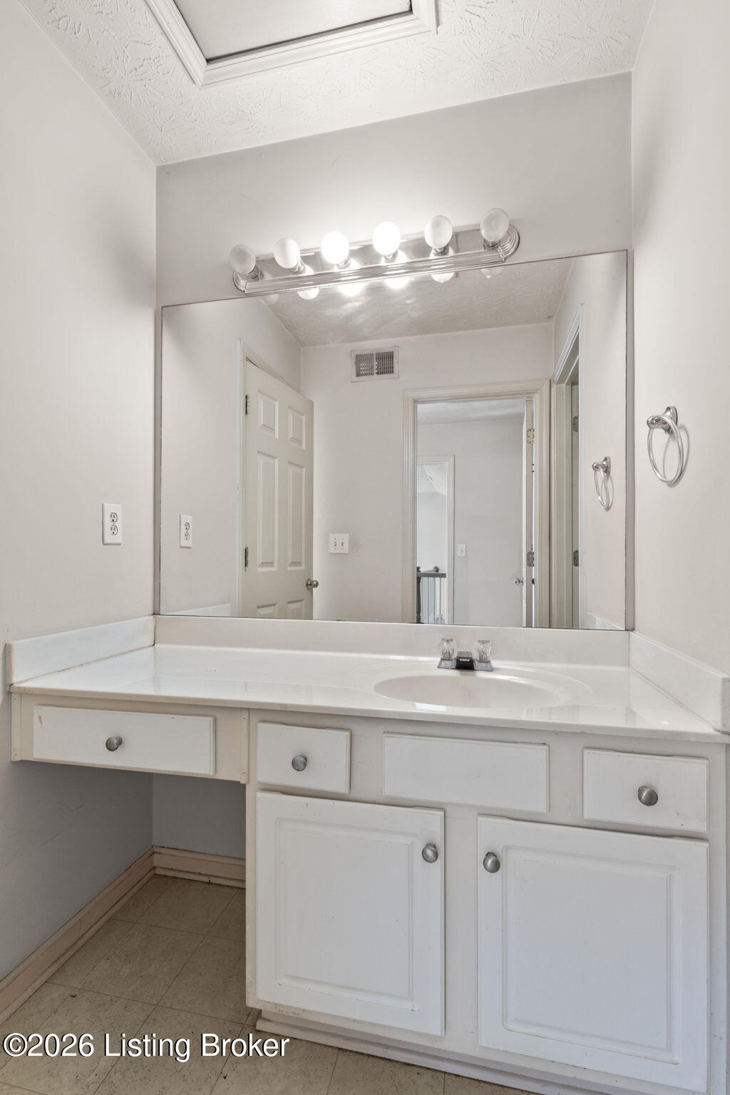 6819 Wynde Manor Dr Property Photo 33