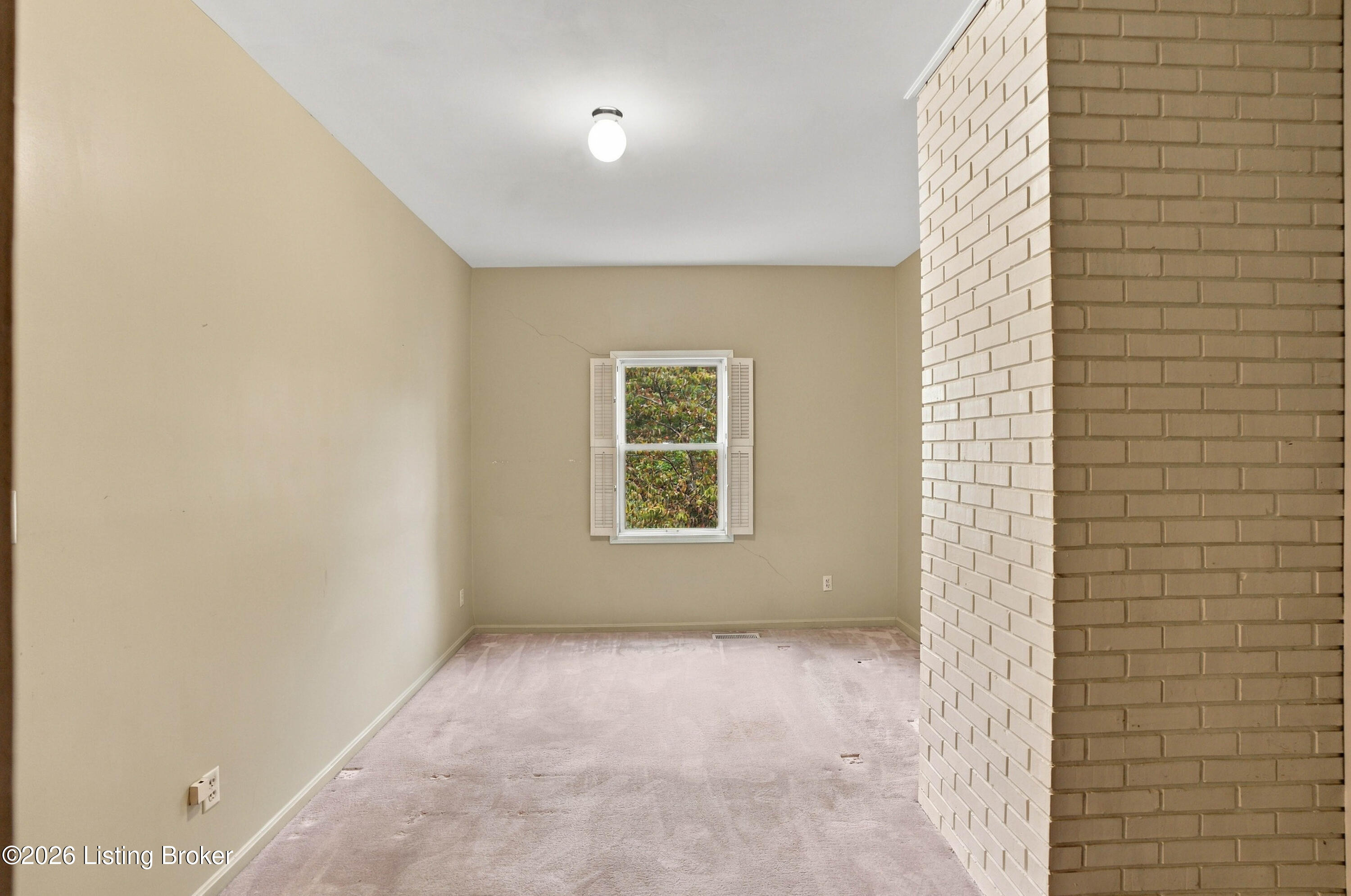 210 W Chestnut St Property Photo 29