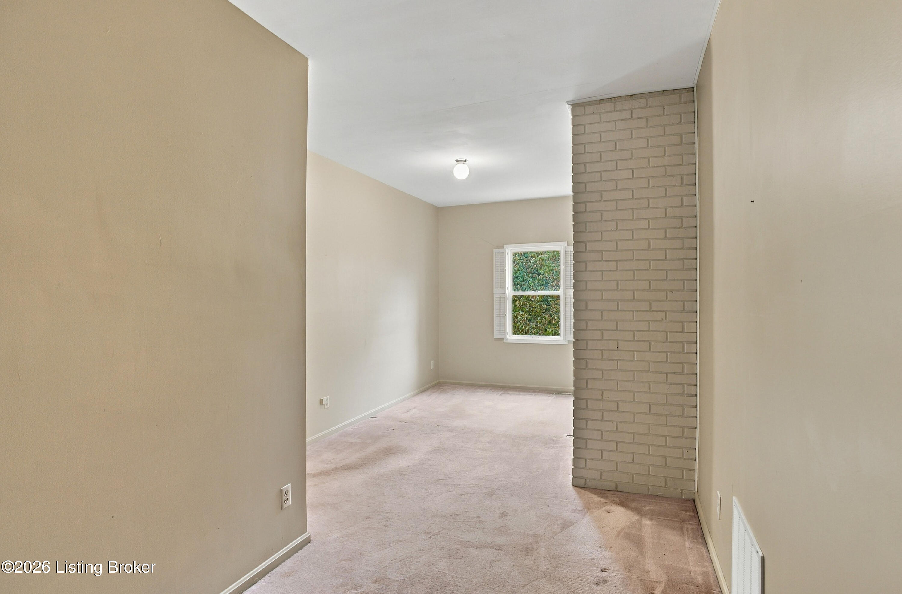 210 W Chestnut St Property Photo 30