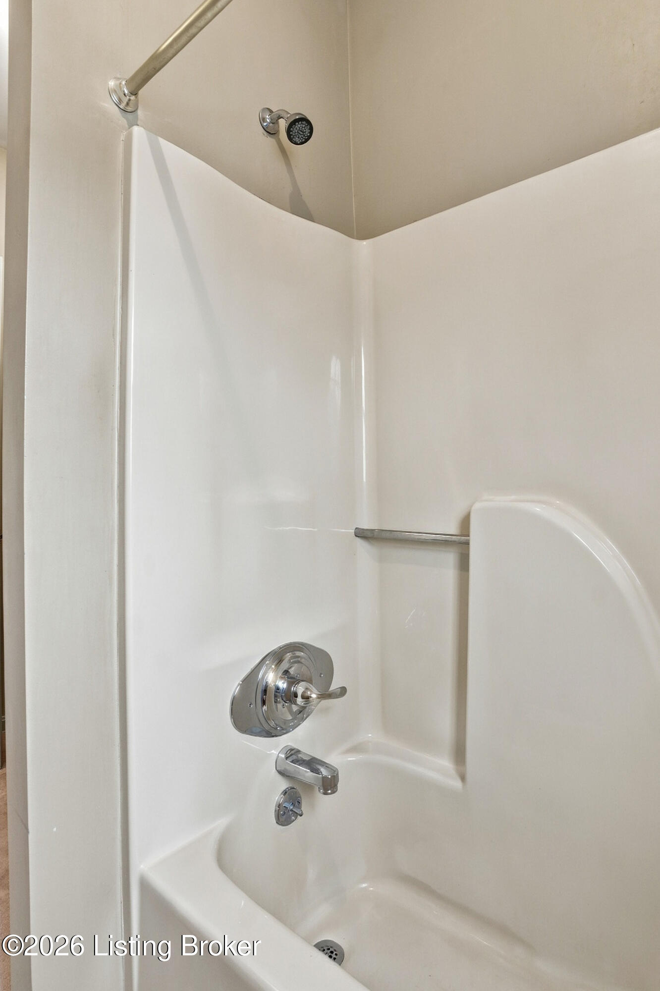 210 W Chestnut St Property Photo 35