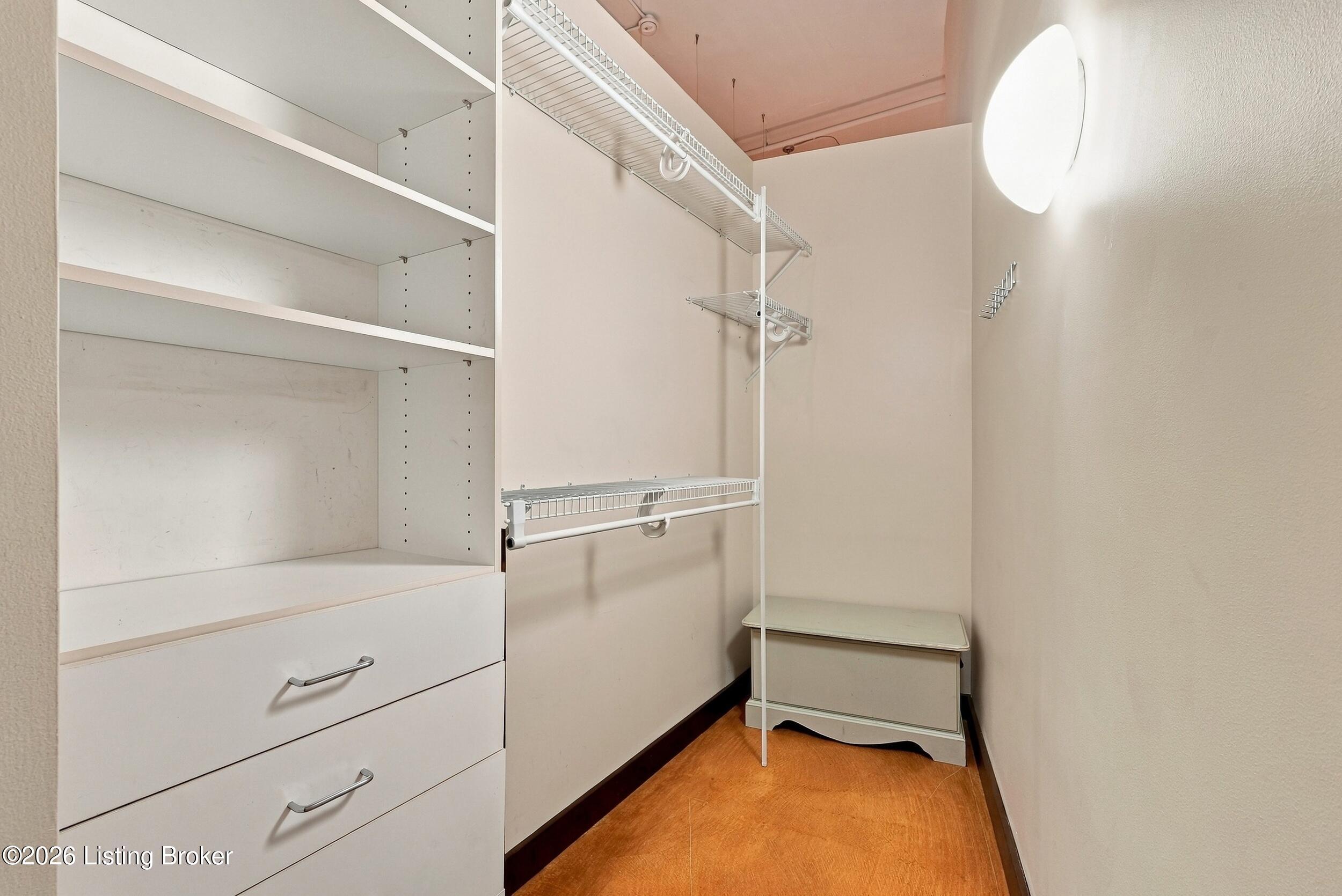 309 E Market St 204 Property Photo 10