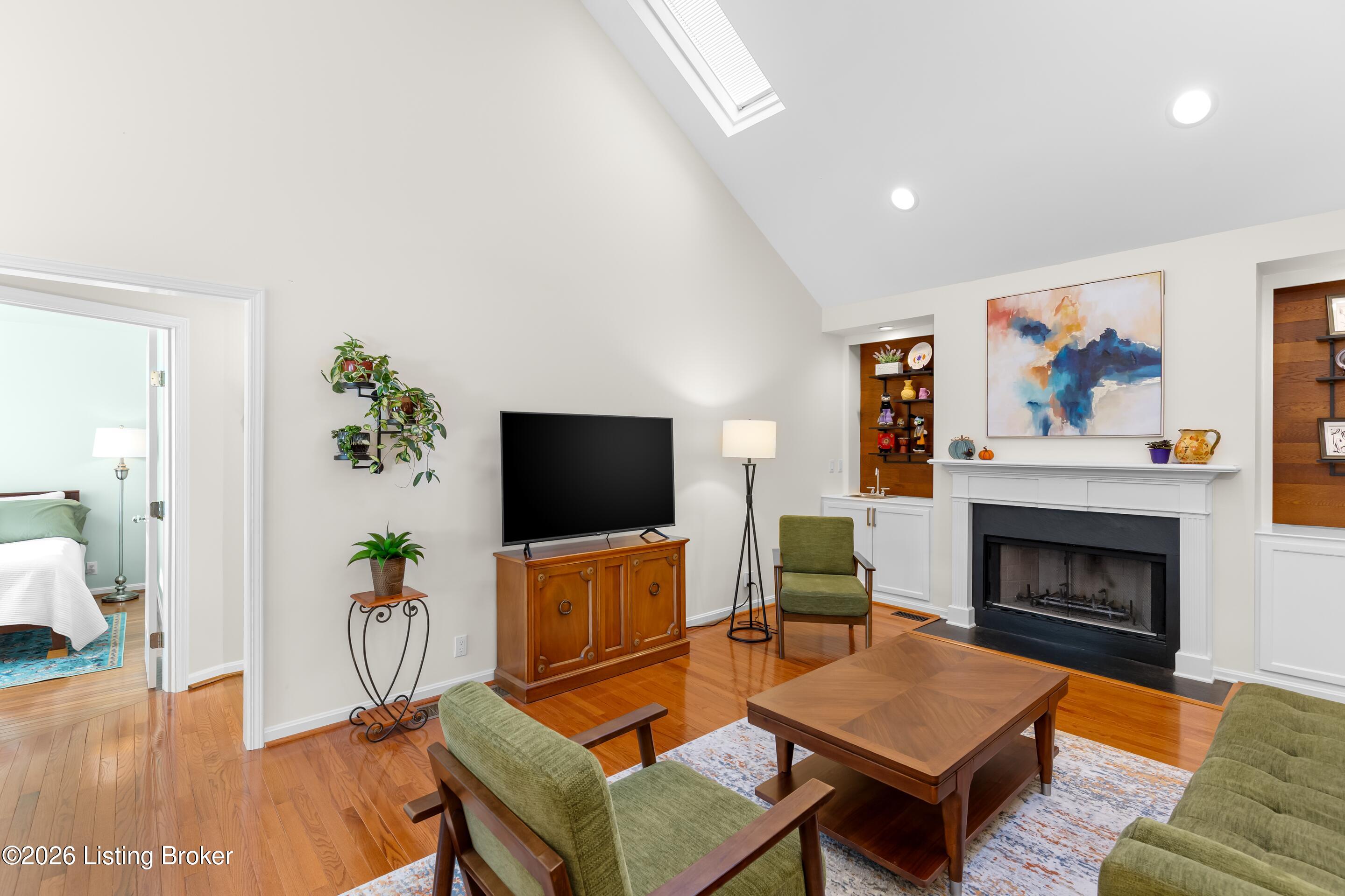 1028 Westgate Pl Property Photo 6