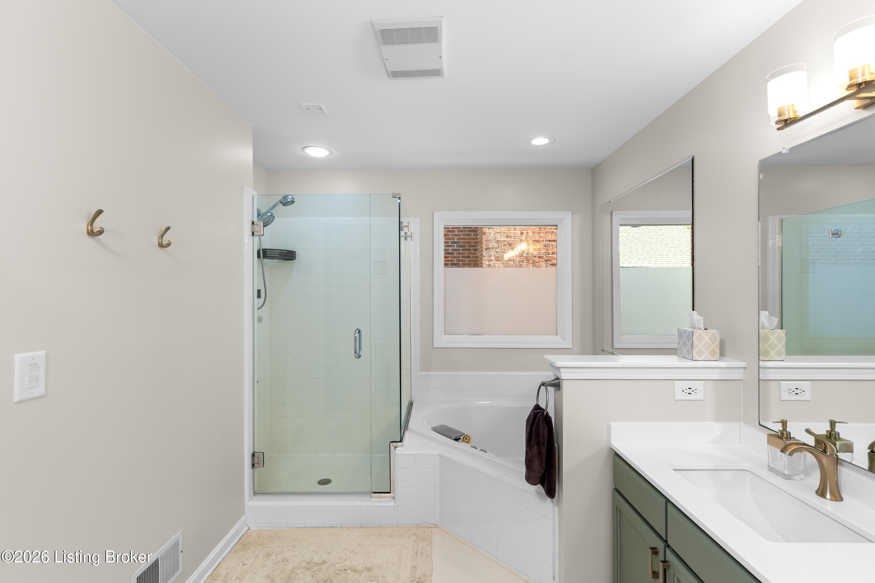 1028 Westgate Pl Property Photo 24