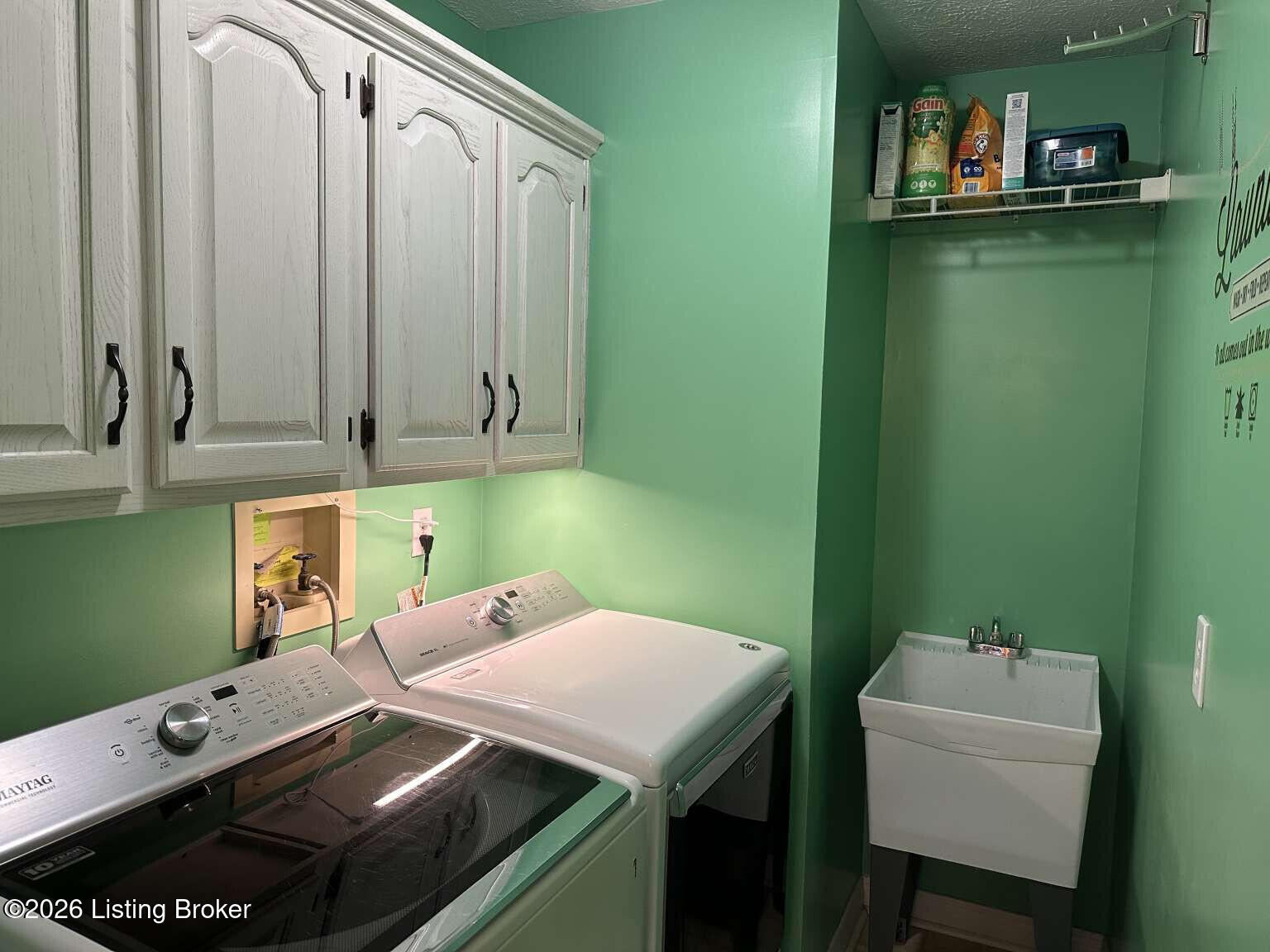 1002 Cobblestone Way Property Photo 6
